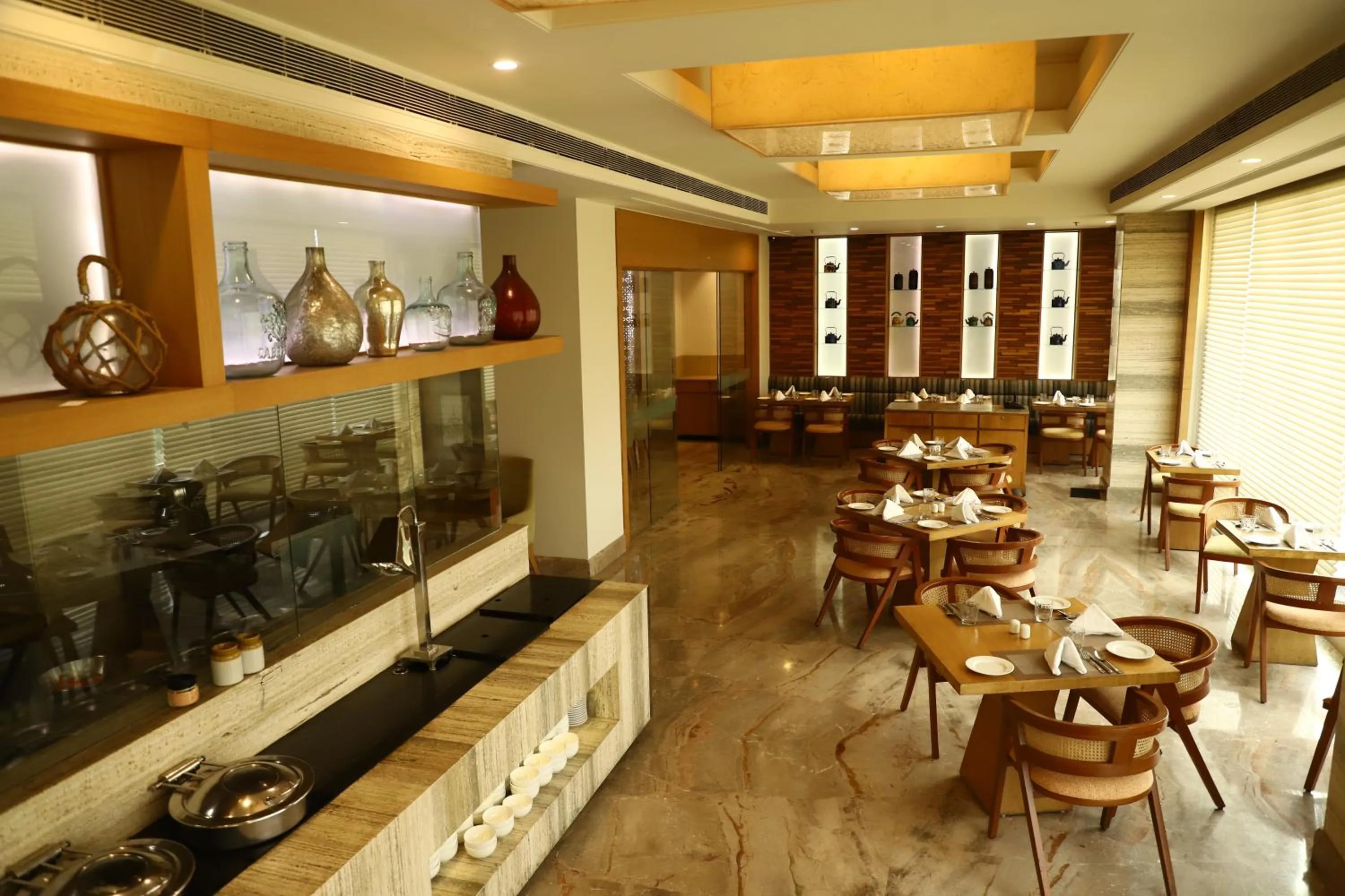 Restaurant/places to eat in Efcee Sarovar Premiere Bhavnagar