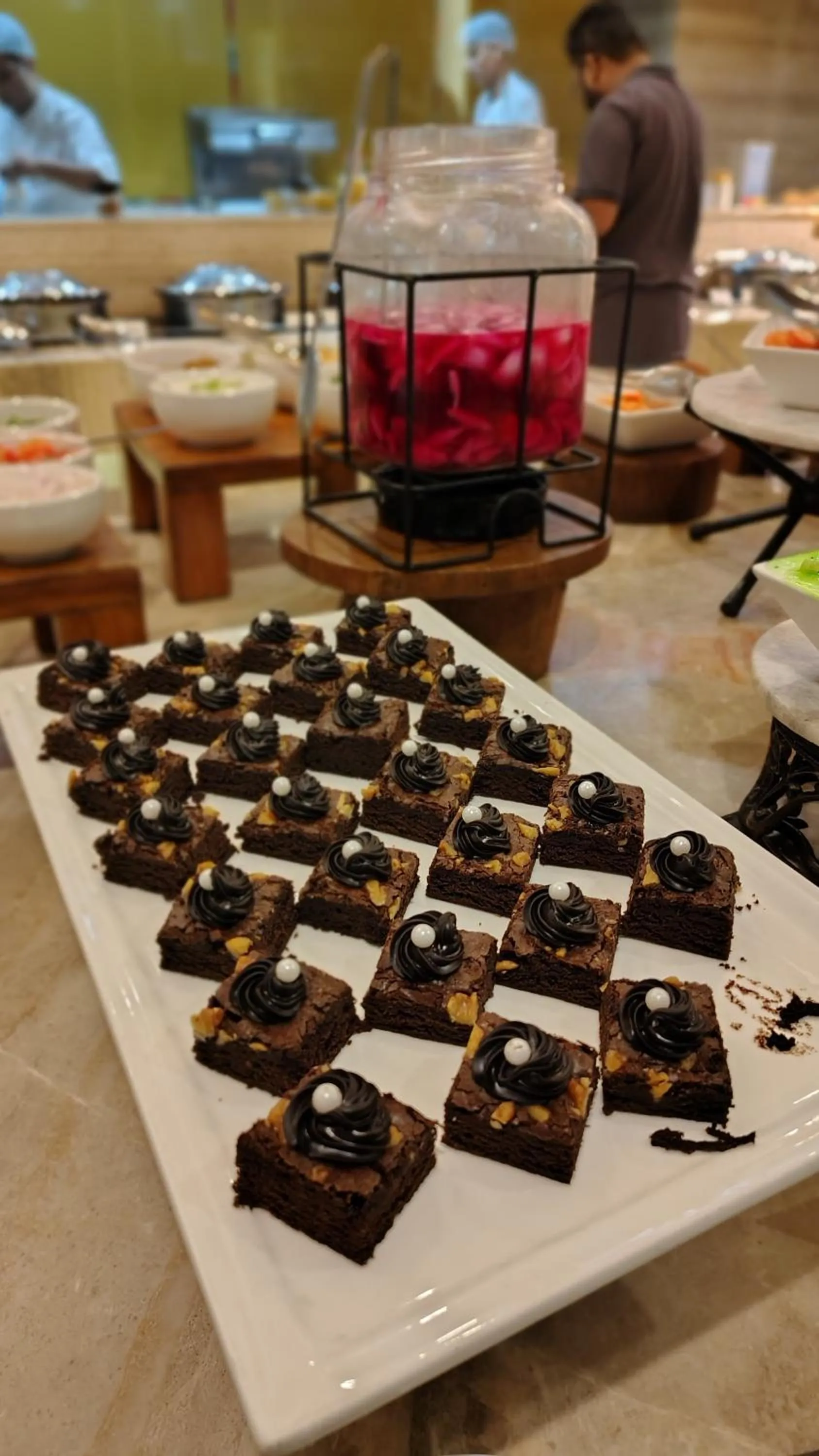 Restaurant/places to eat in Efcee Sarovar Premiere Bhavnagar