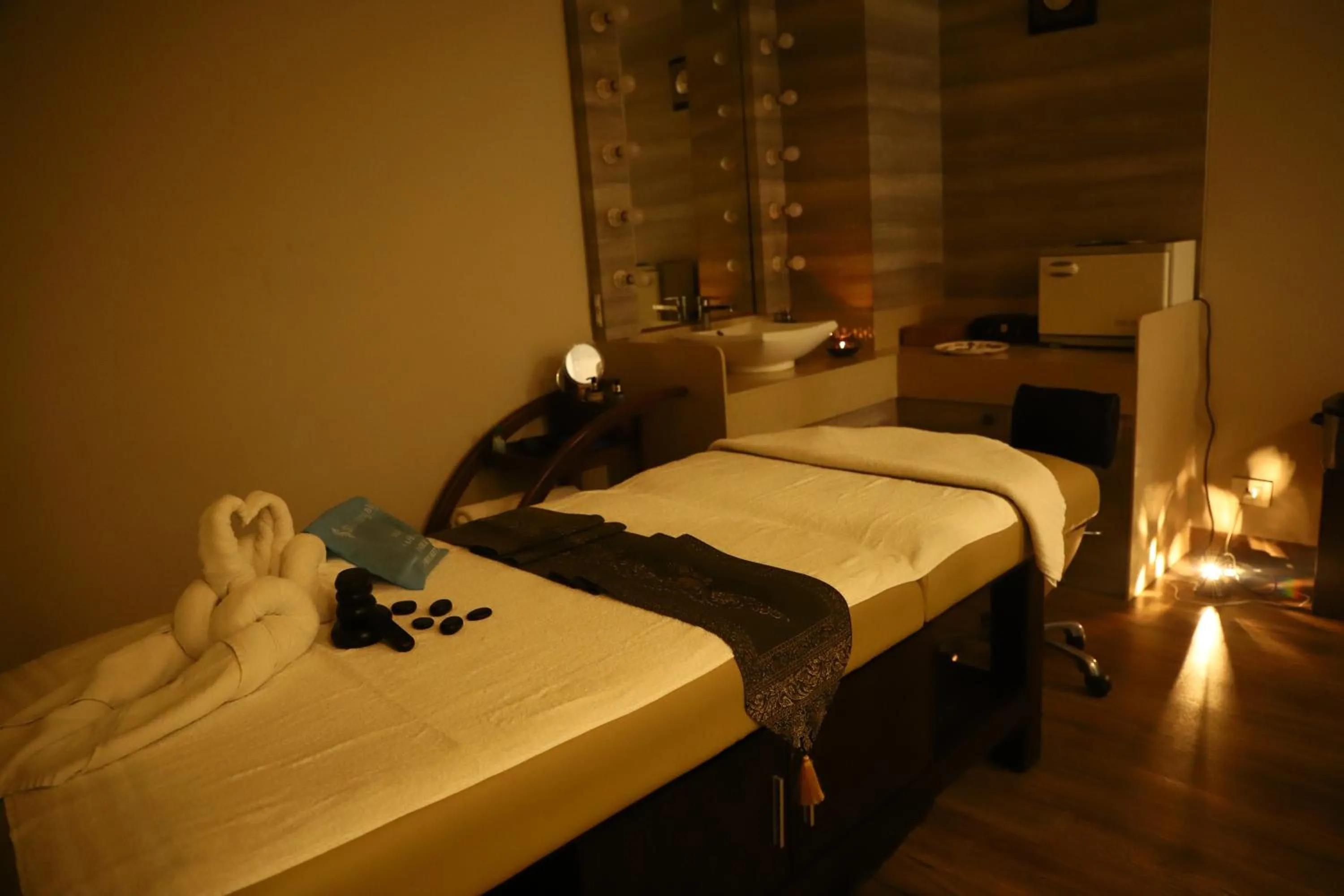 Spa and wellness centre/facilities in Efcee Sarovar Premiere Bhavnagar