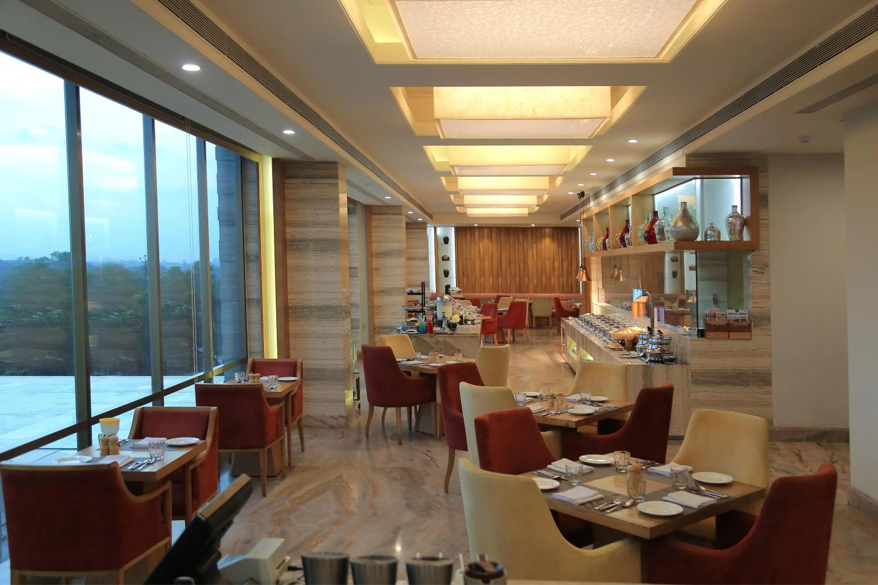 Restaurant/places to eat in Efcee Sarovar Premiere Bhavnagar