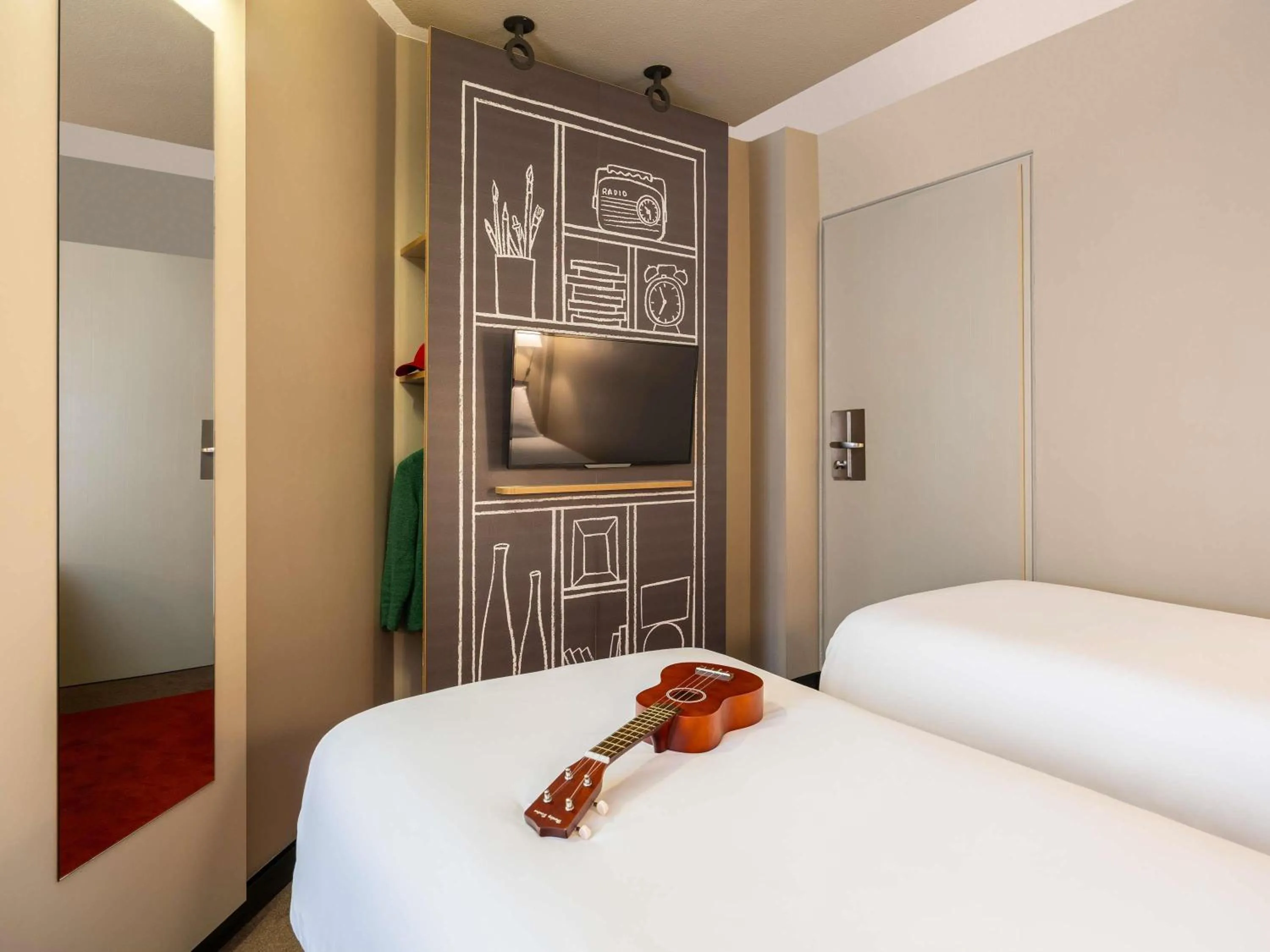 Bedroom, Bed in Ibis Brussels City Centre