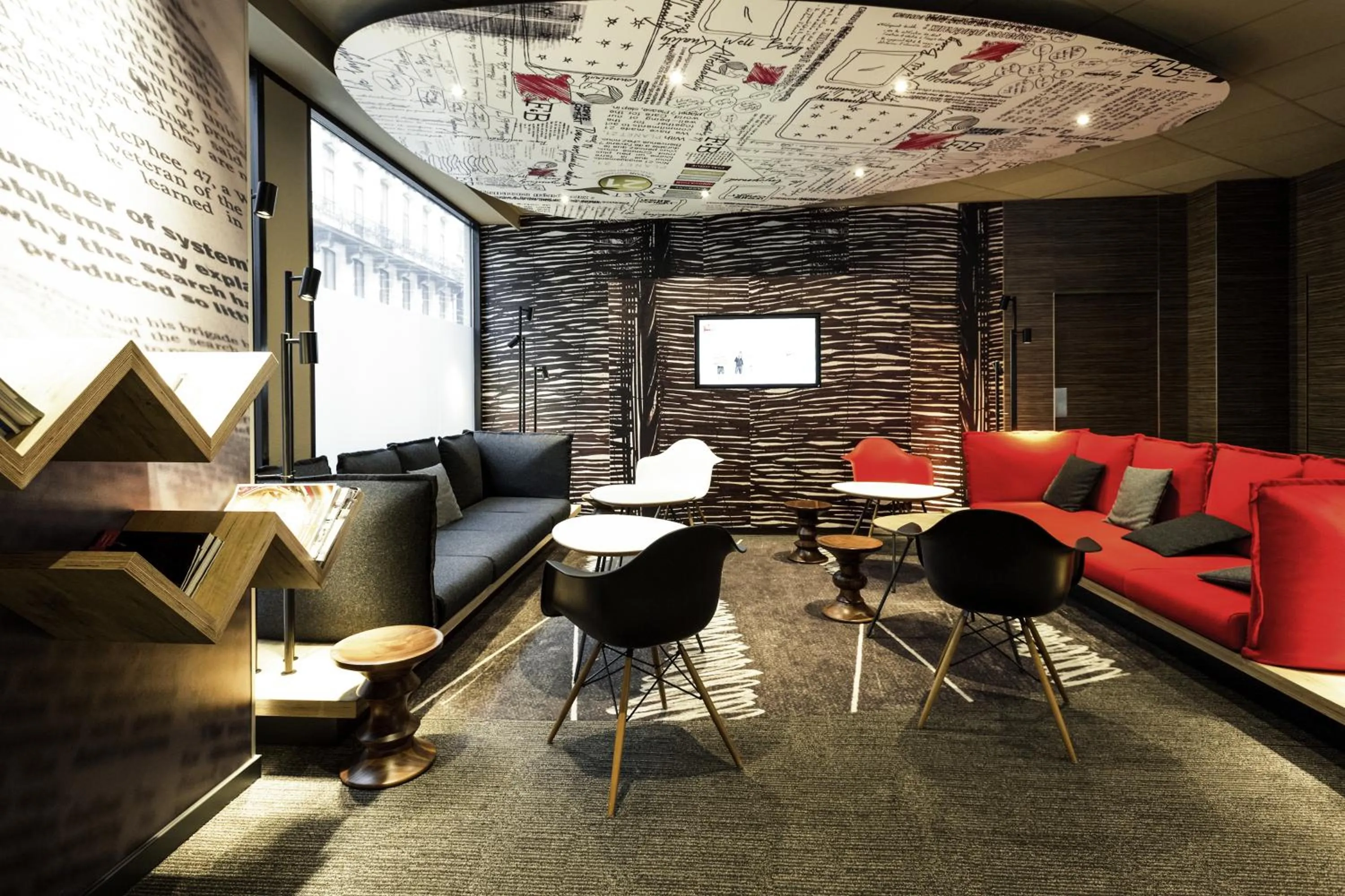 Lounge or bar in Ibis Brussels City Centre