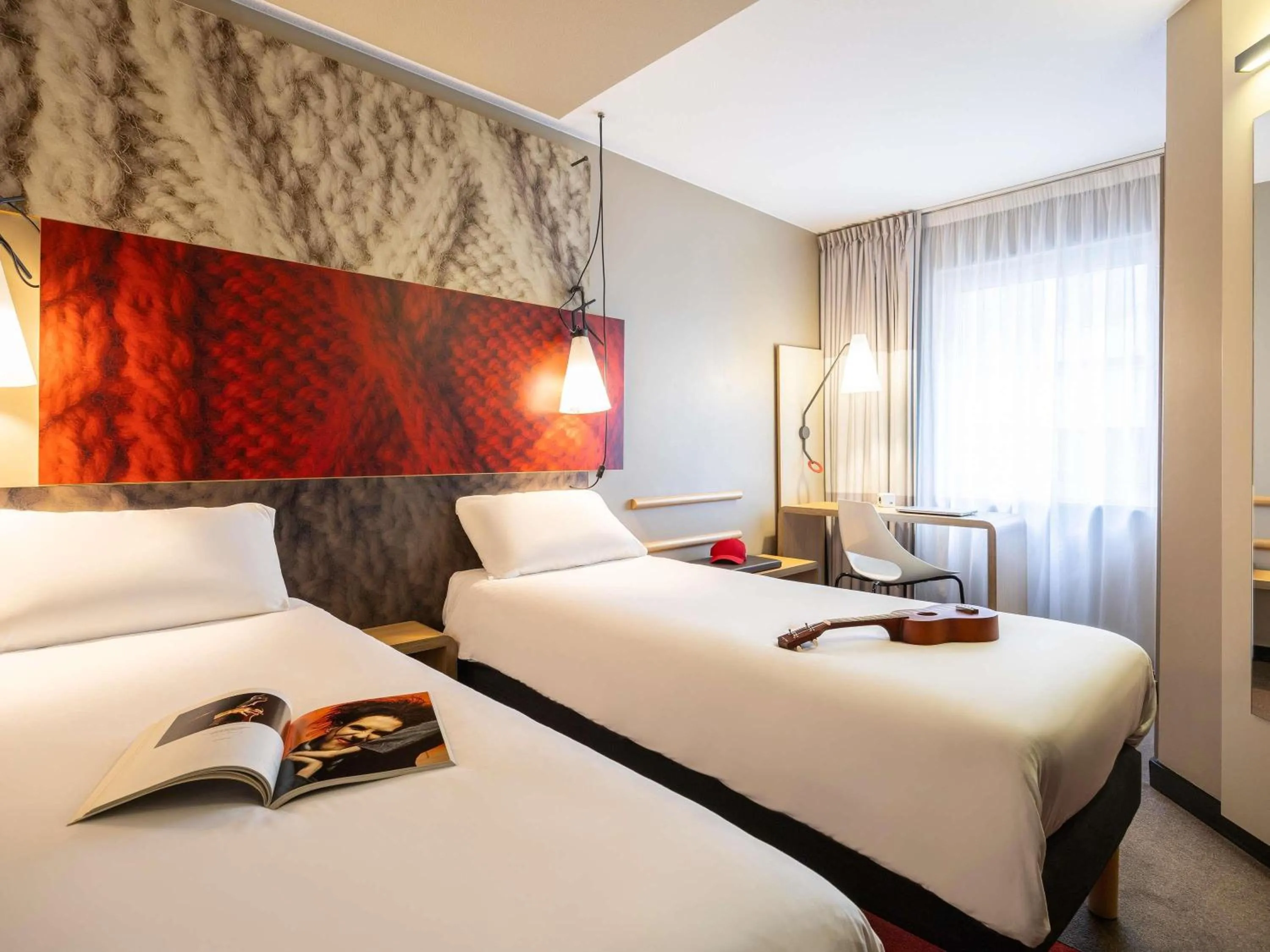 Bedroom, Bed in Ibis Brussels City Centre