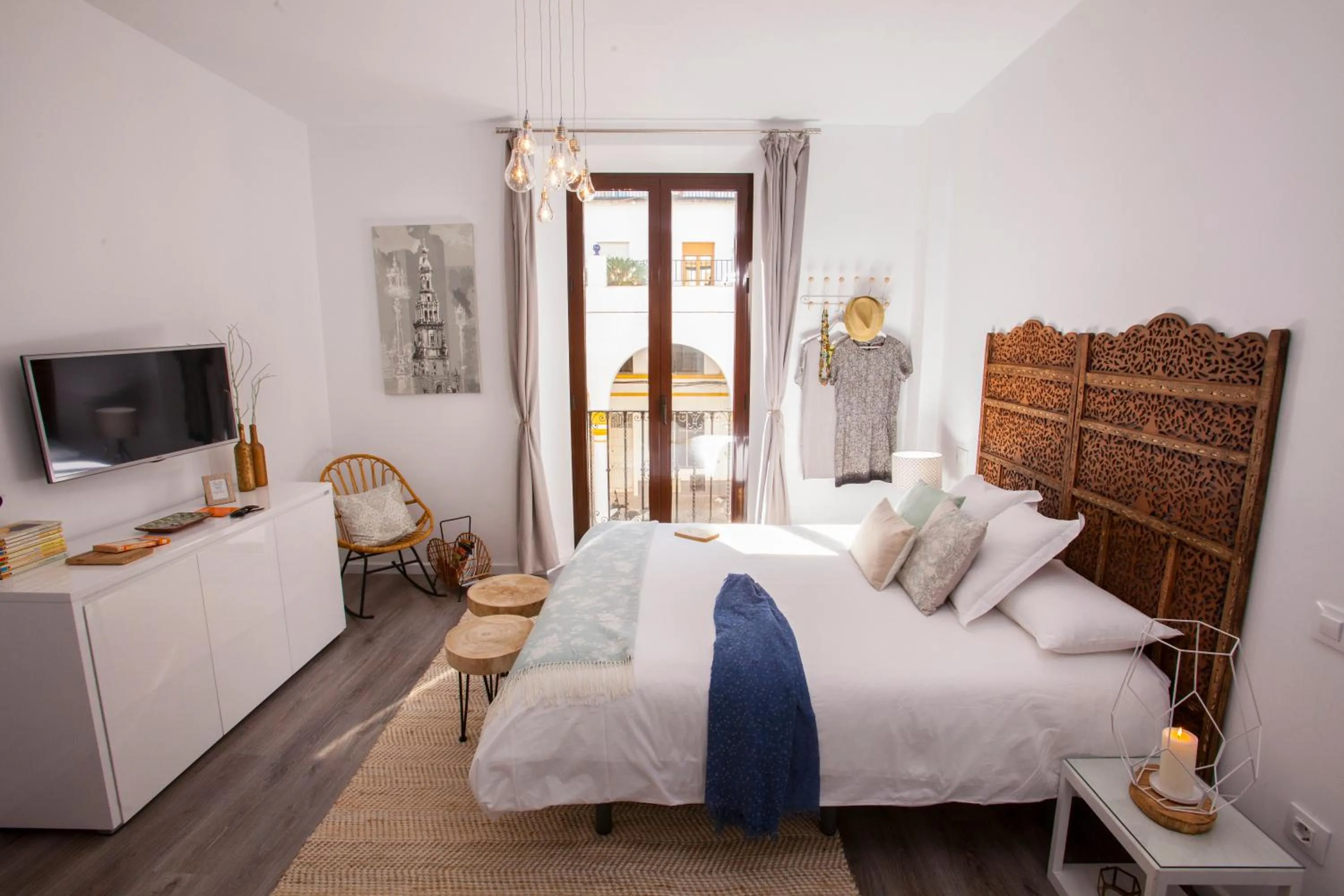 Photo of the whole room, Bed in Suites del Arenal Olehousing