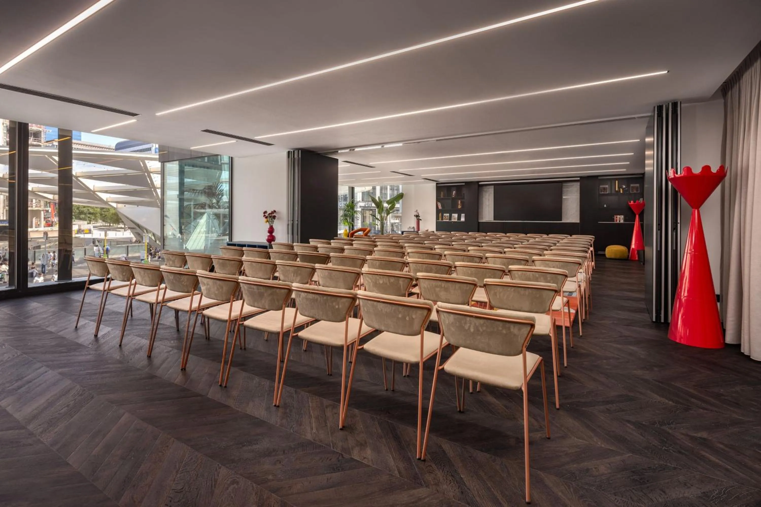 Entertainment in Cardo Brussels, Autograph Collection