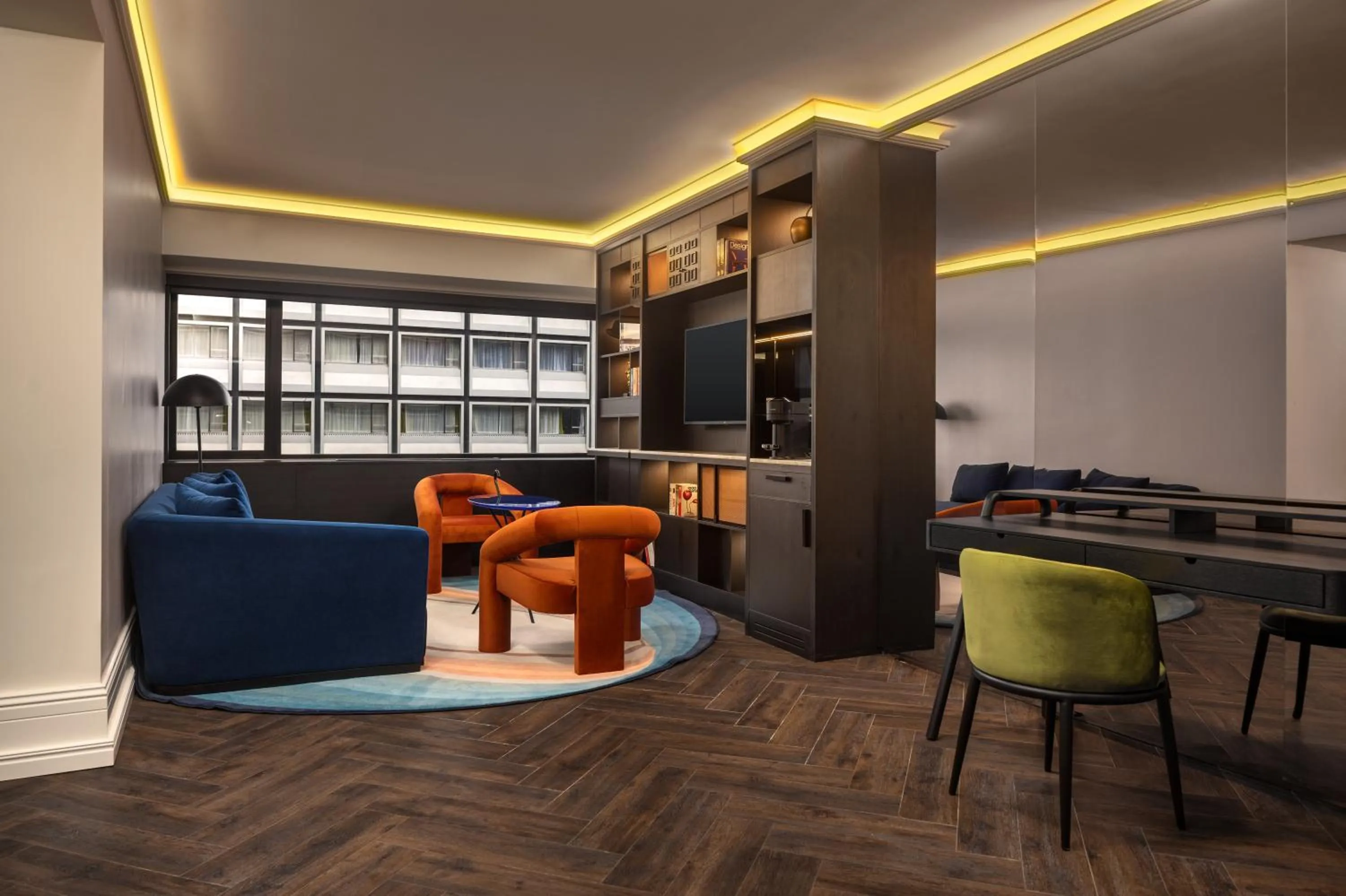 TV and multimedia in Cardo Brussels, Autograph Collection