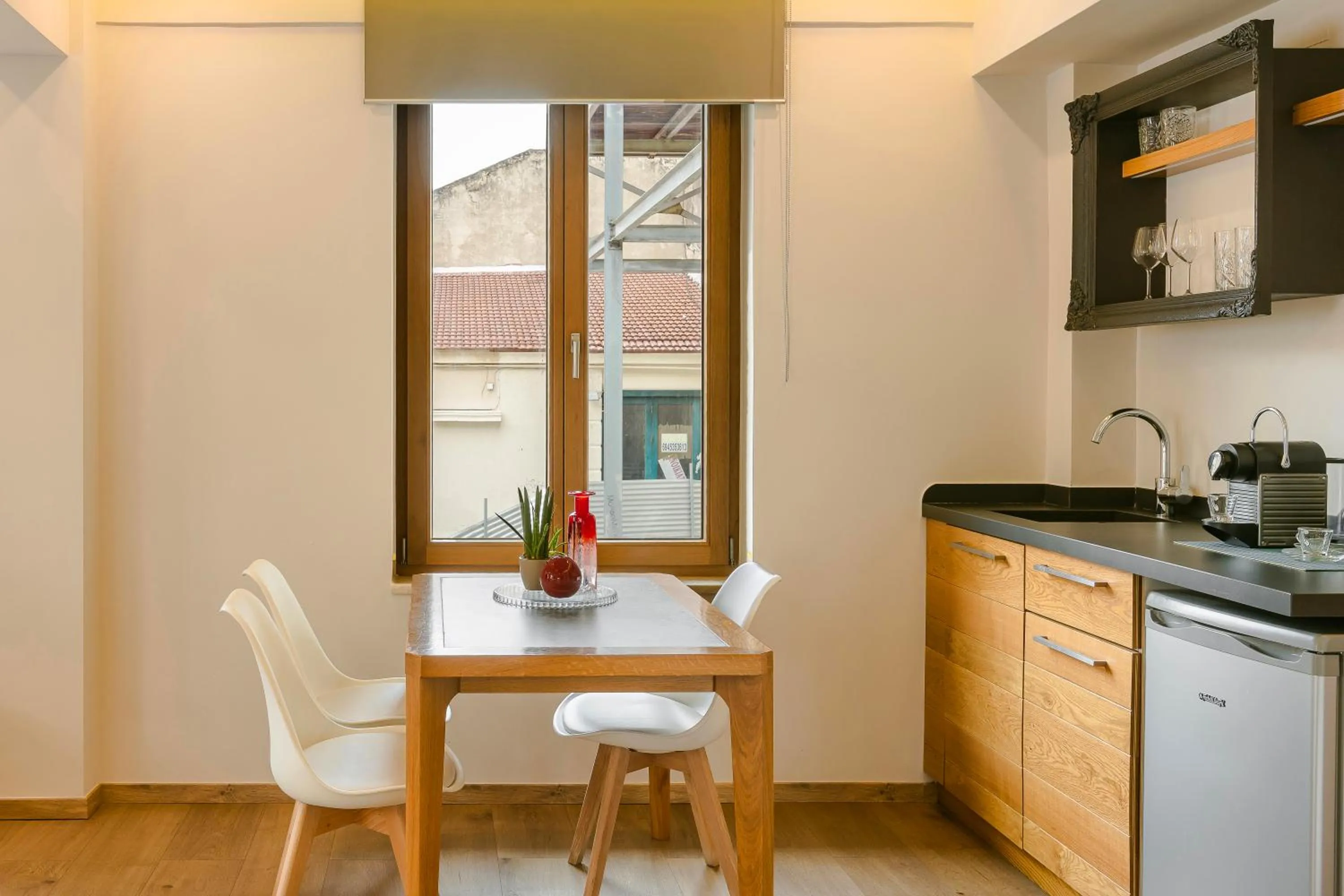 Dining area in Querini Luxury Suites