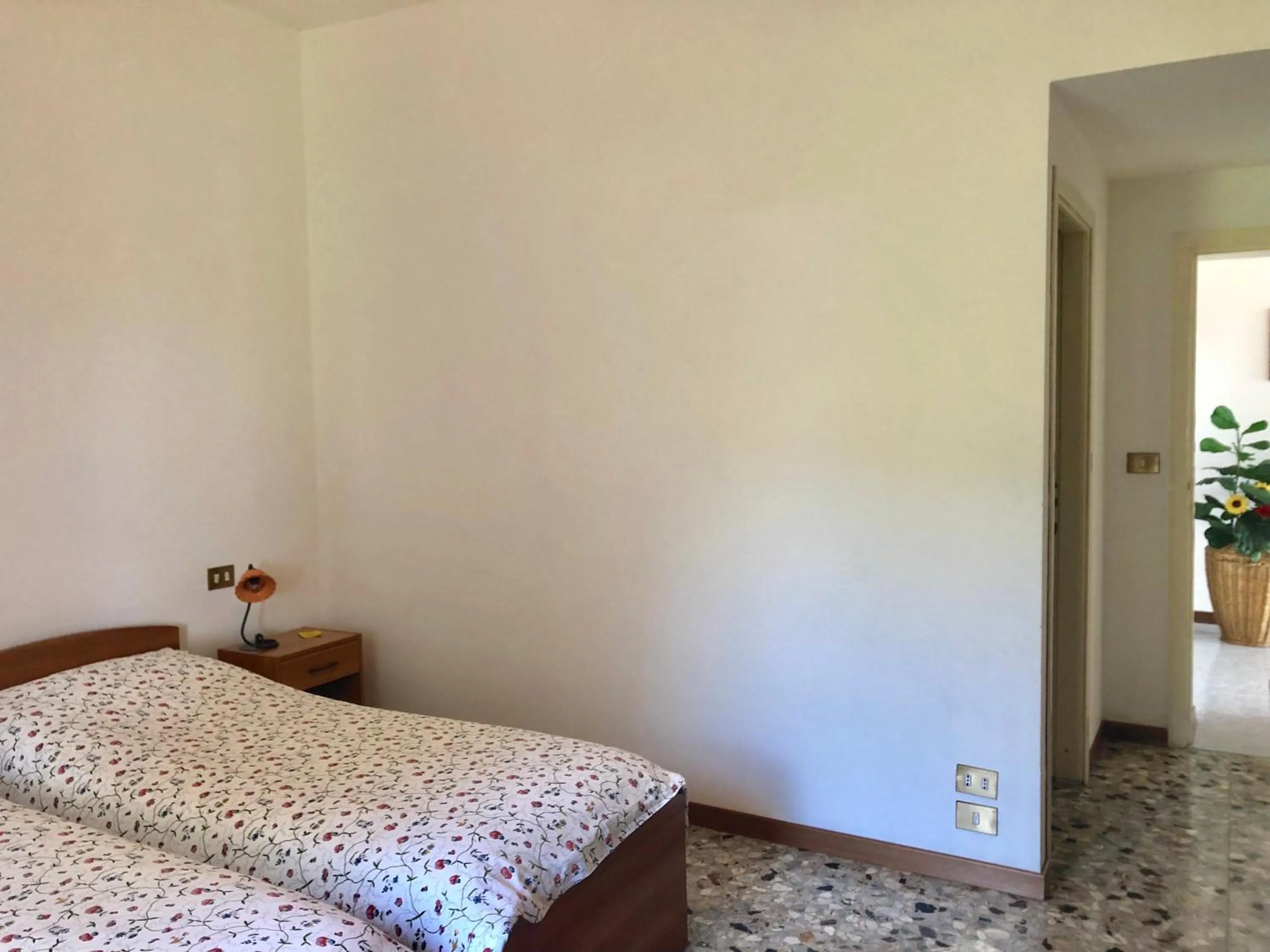 Budget Twin Room in Garnì Marika