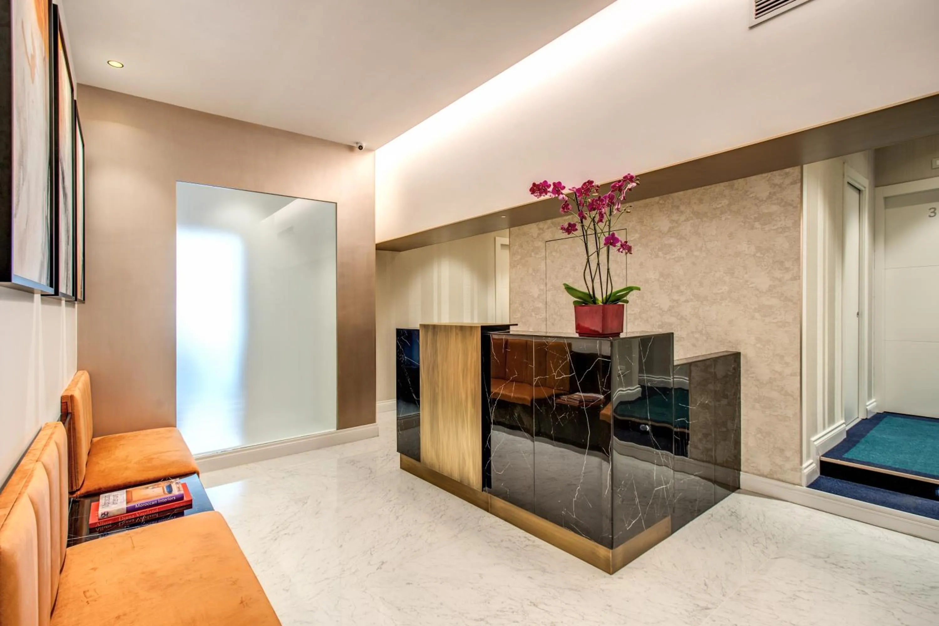 Lobby or reception in Babuino Palace&Suites