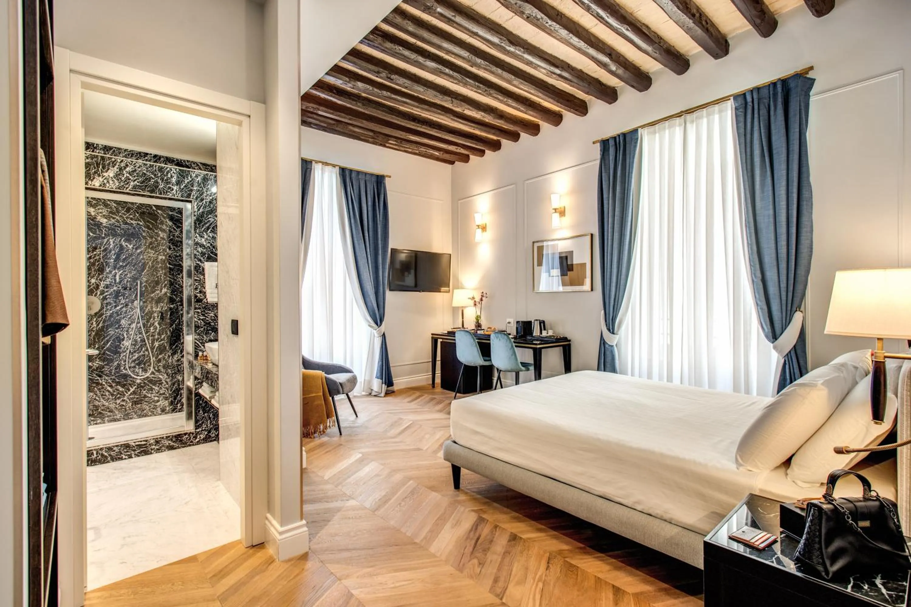 Bedroom, Bed in Babuino Palace&Suites