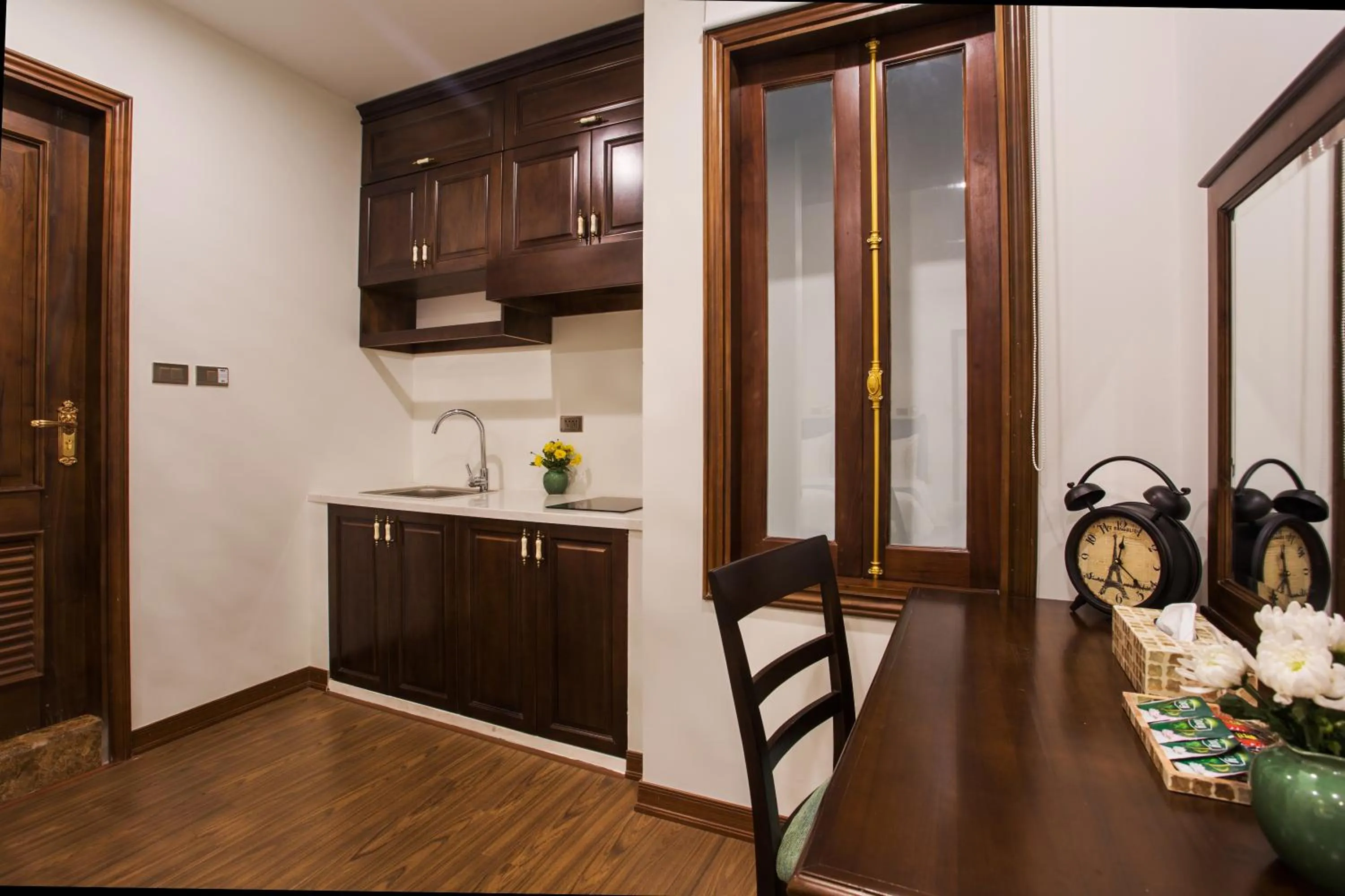 Coffee/tea facilities in Maro Hotel