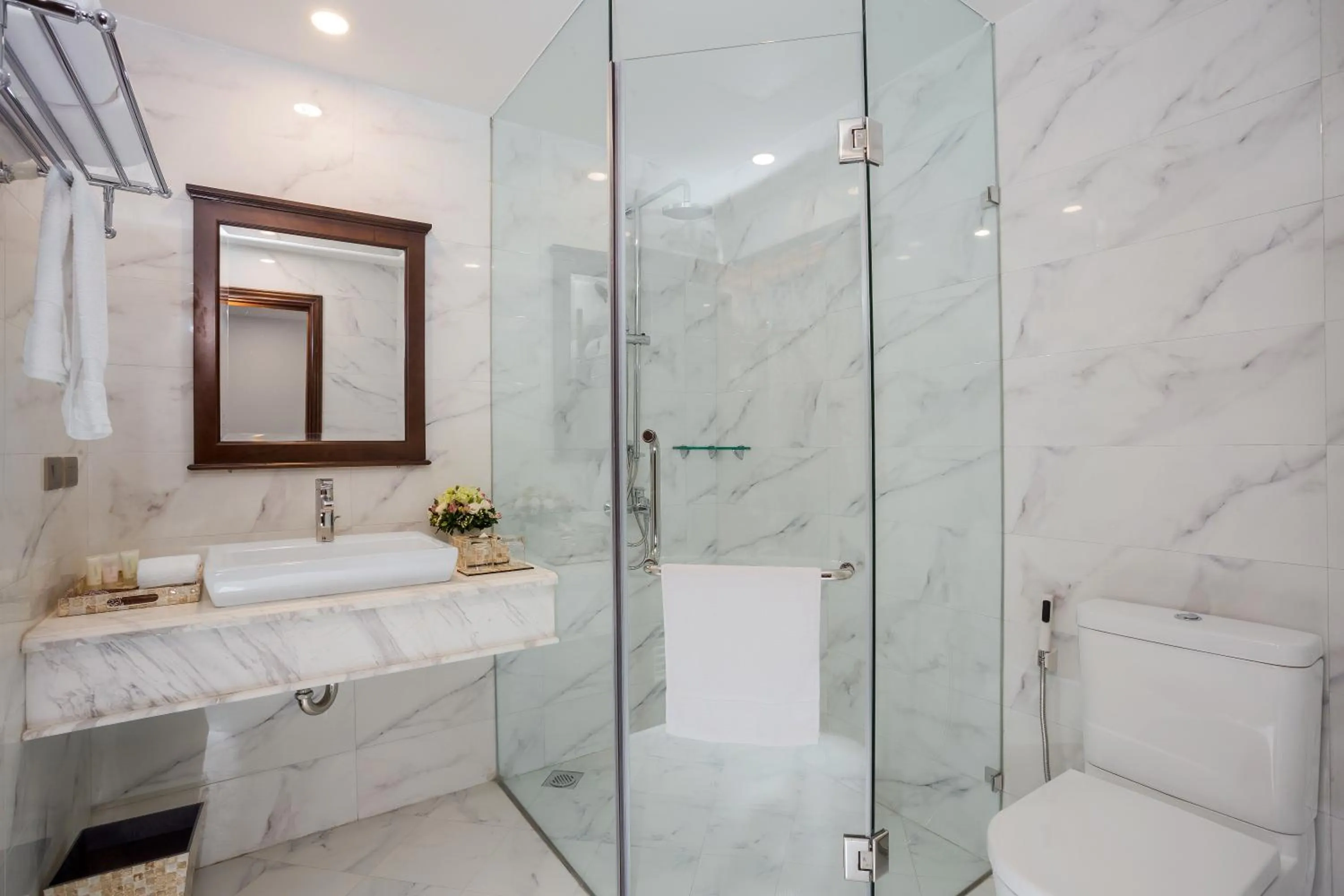 Bathroom in Maro Hotel