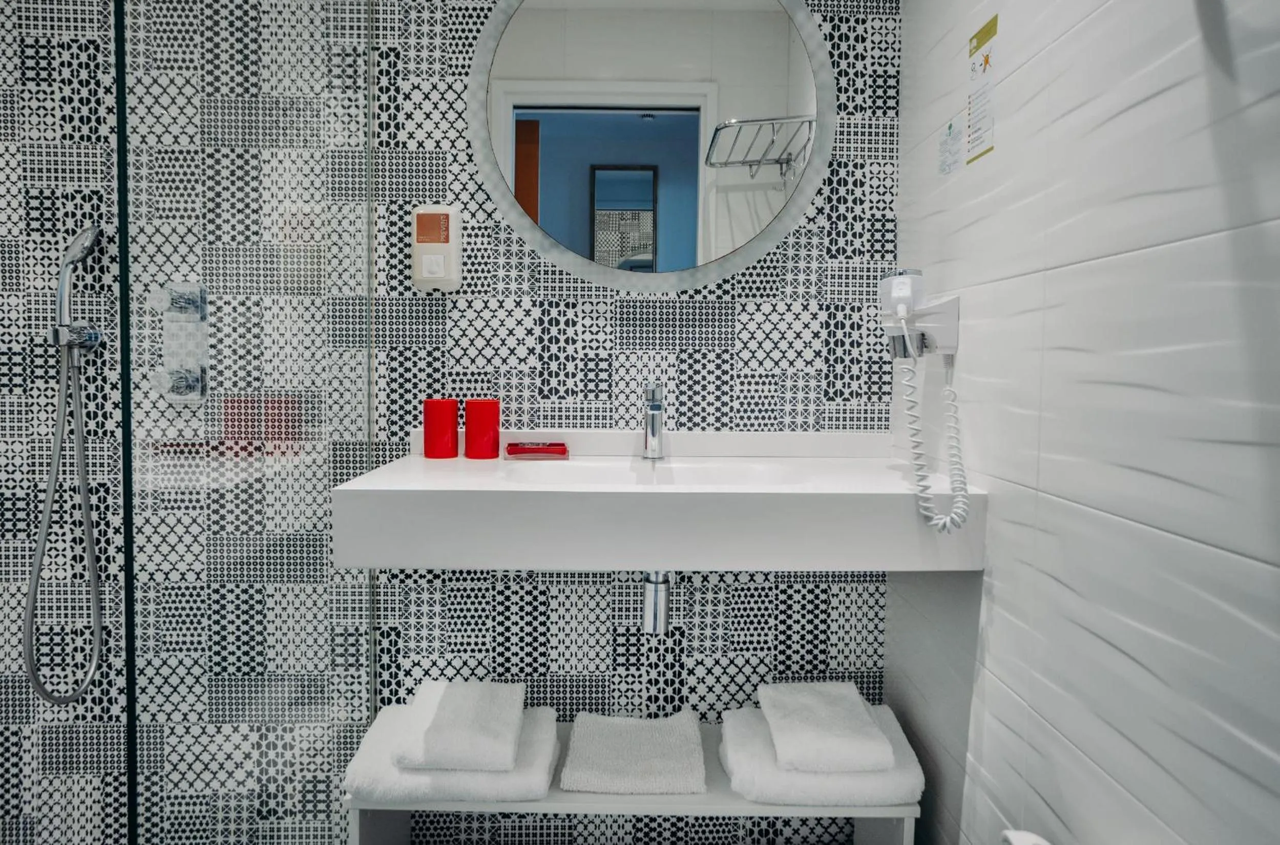 Property building in Hôtel Valencia