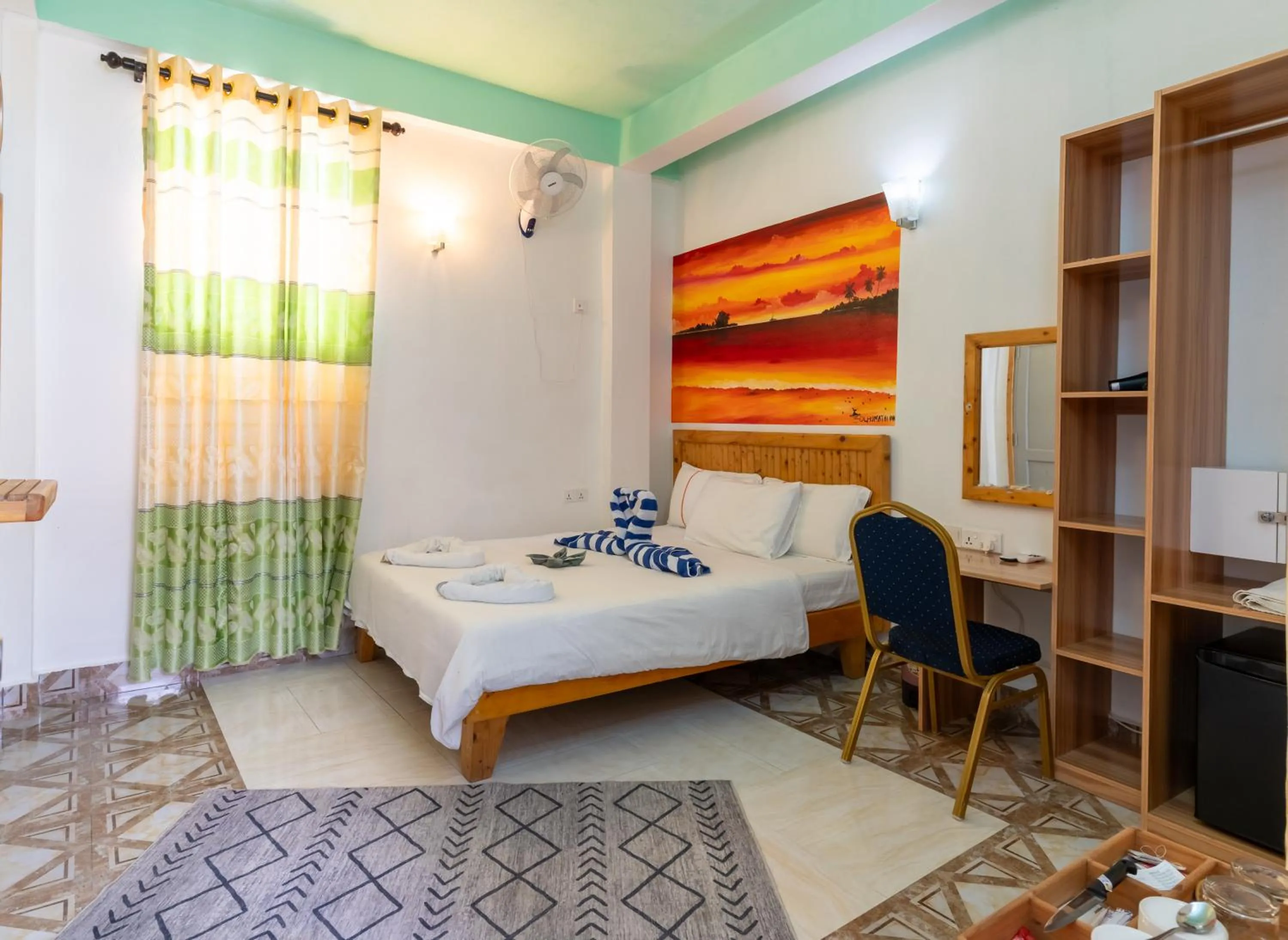 Deluxe Room (10% off on Excursions, Food & Beverages) - single occupancy in Olhumathi View Inn