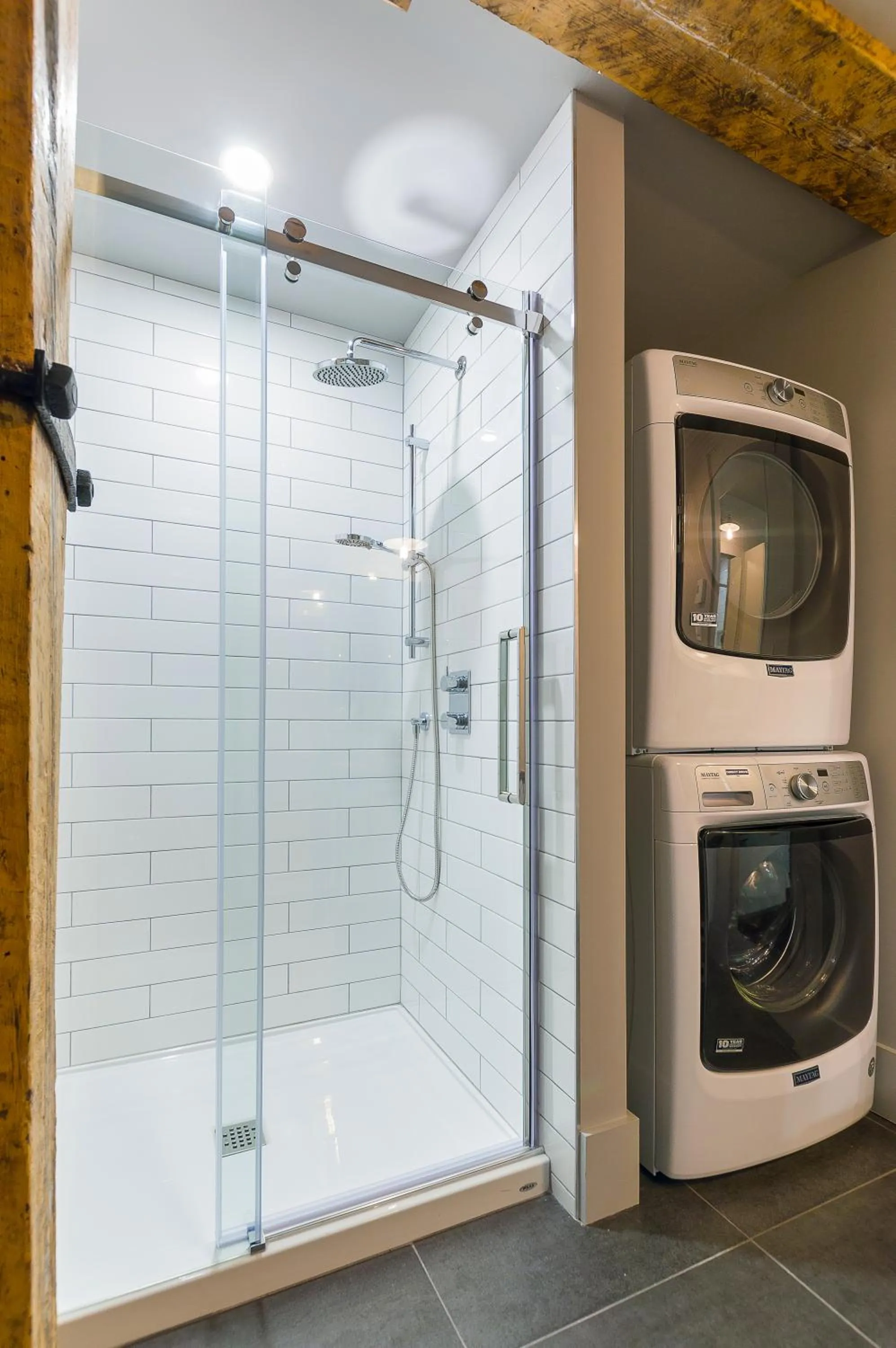 Shower in Les Lofts St-Paul - Par Les Lofts Vieux-Québec