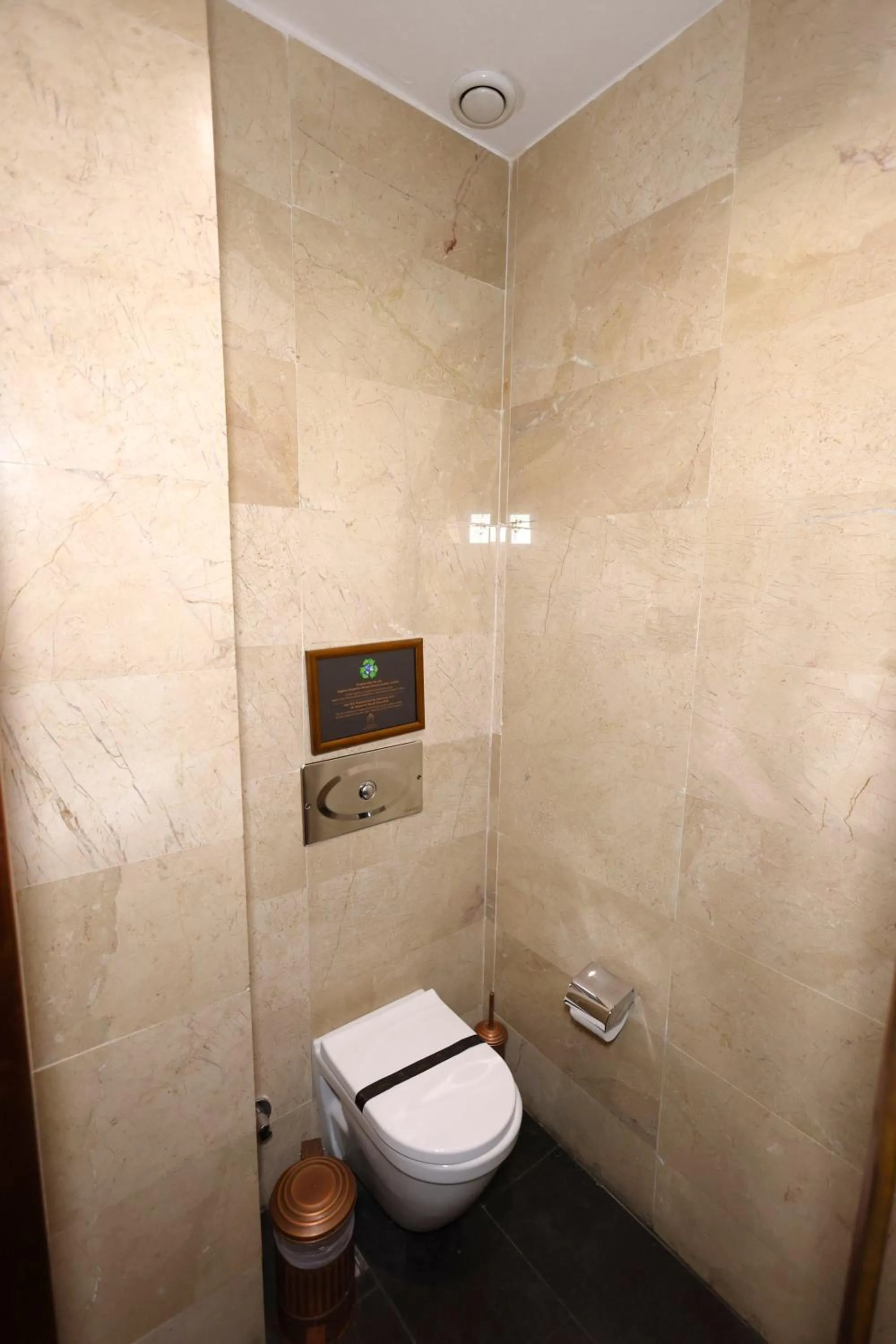 Toilet in HSVHN Hotel Hışvahan