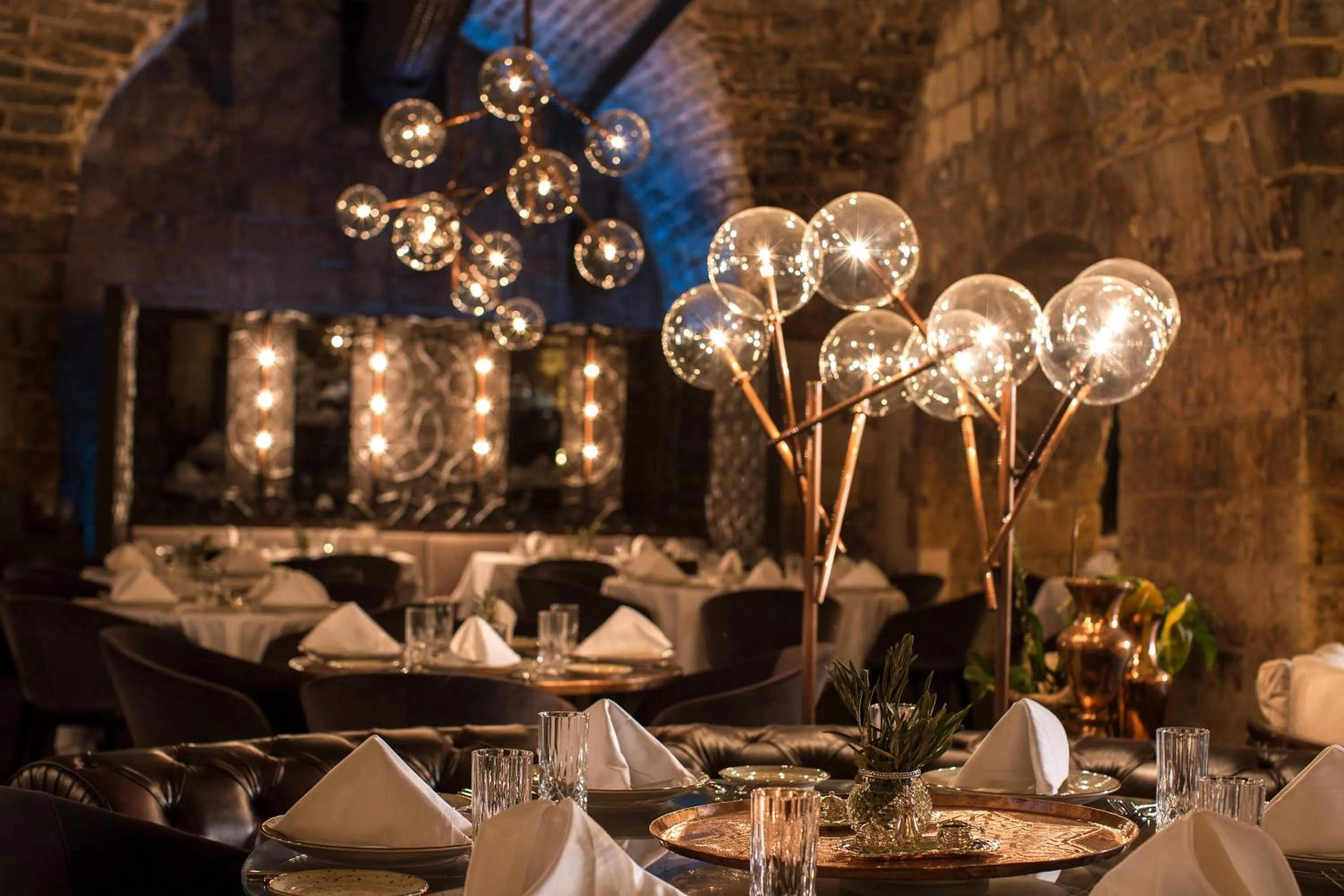 Restaurant/places to eat in HSVHN Hotel Hışvahan