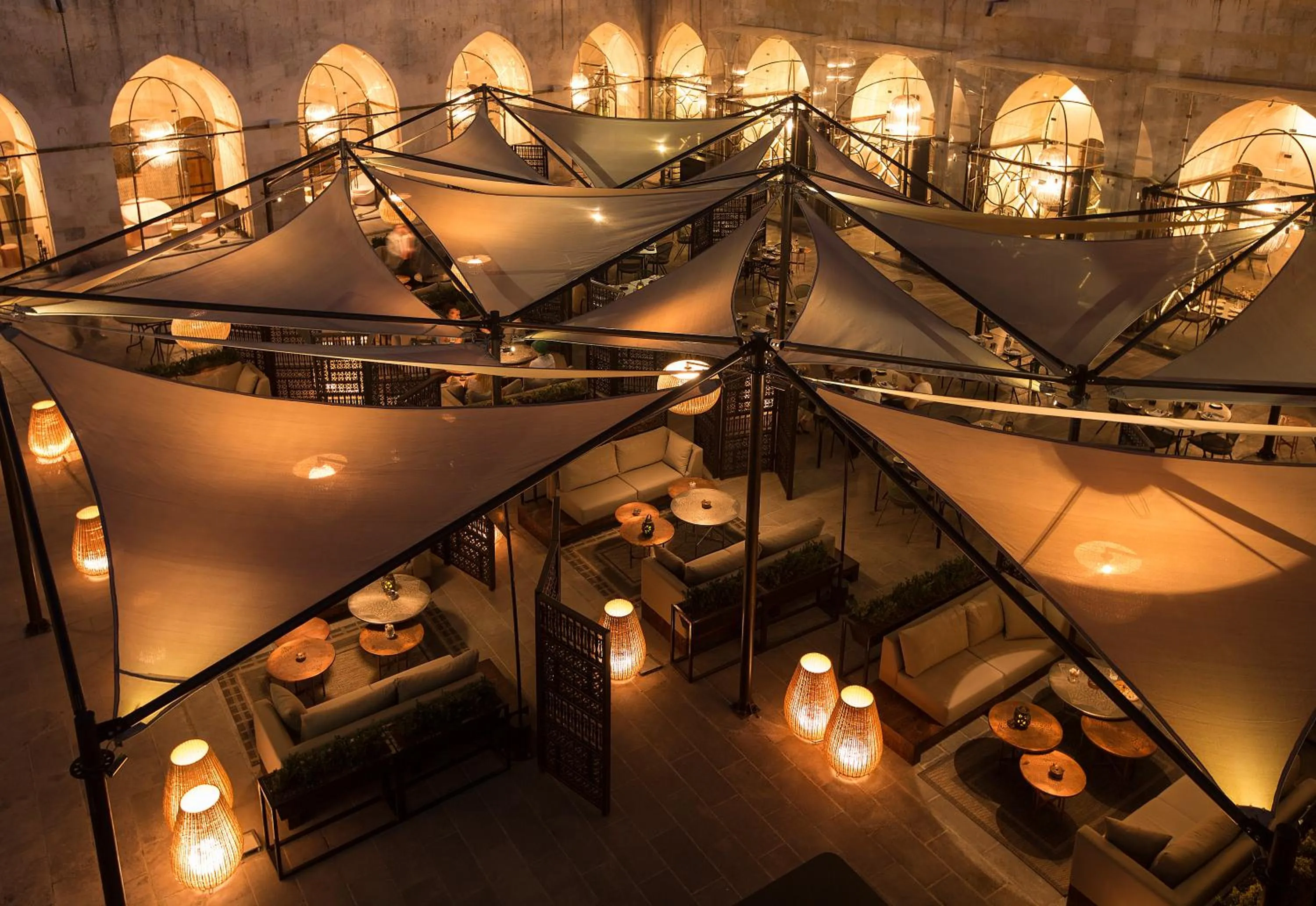 Night in HSVHN Hotel Hışvahan