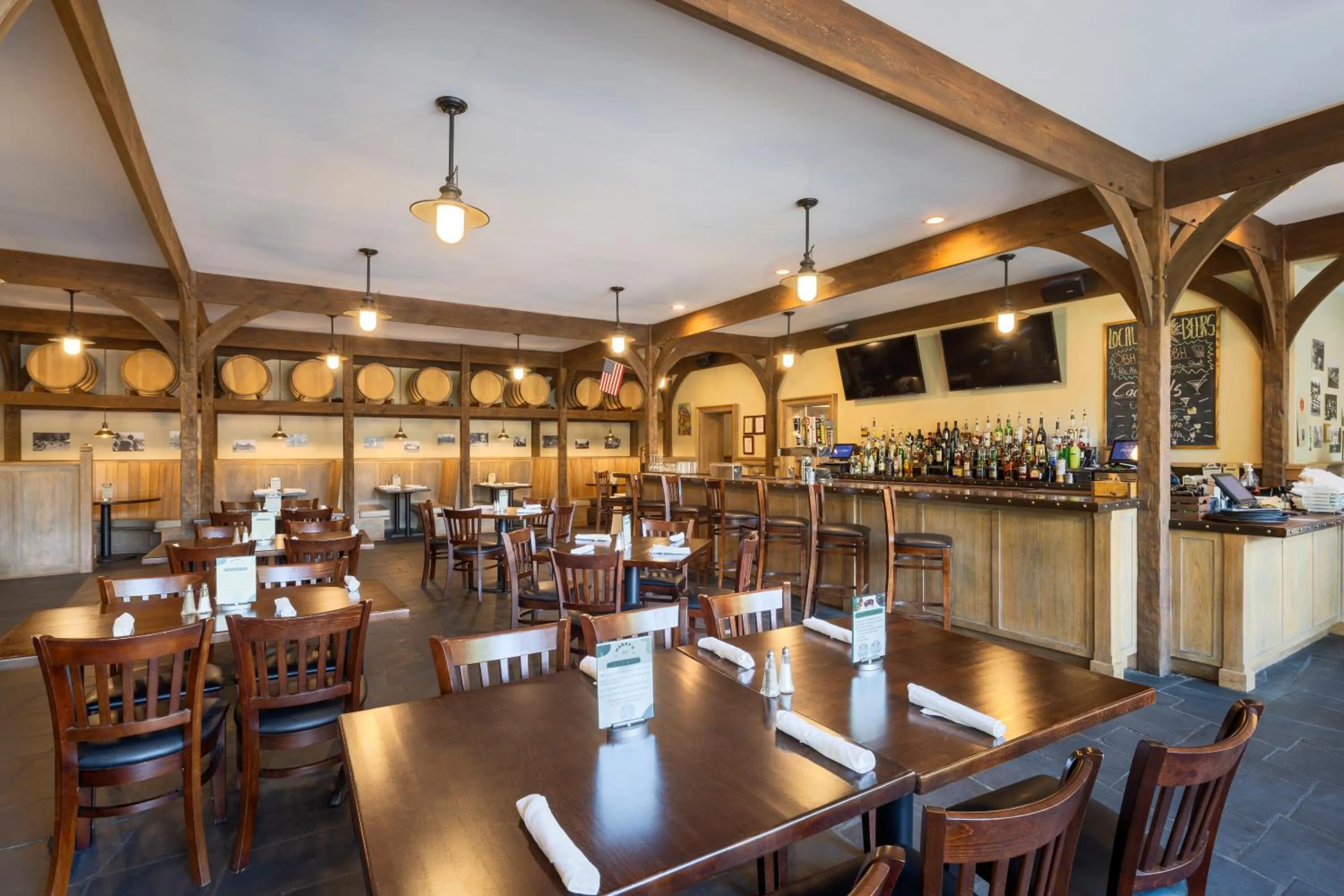 Restaurant/places to eat in Airlie