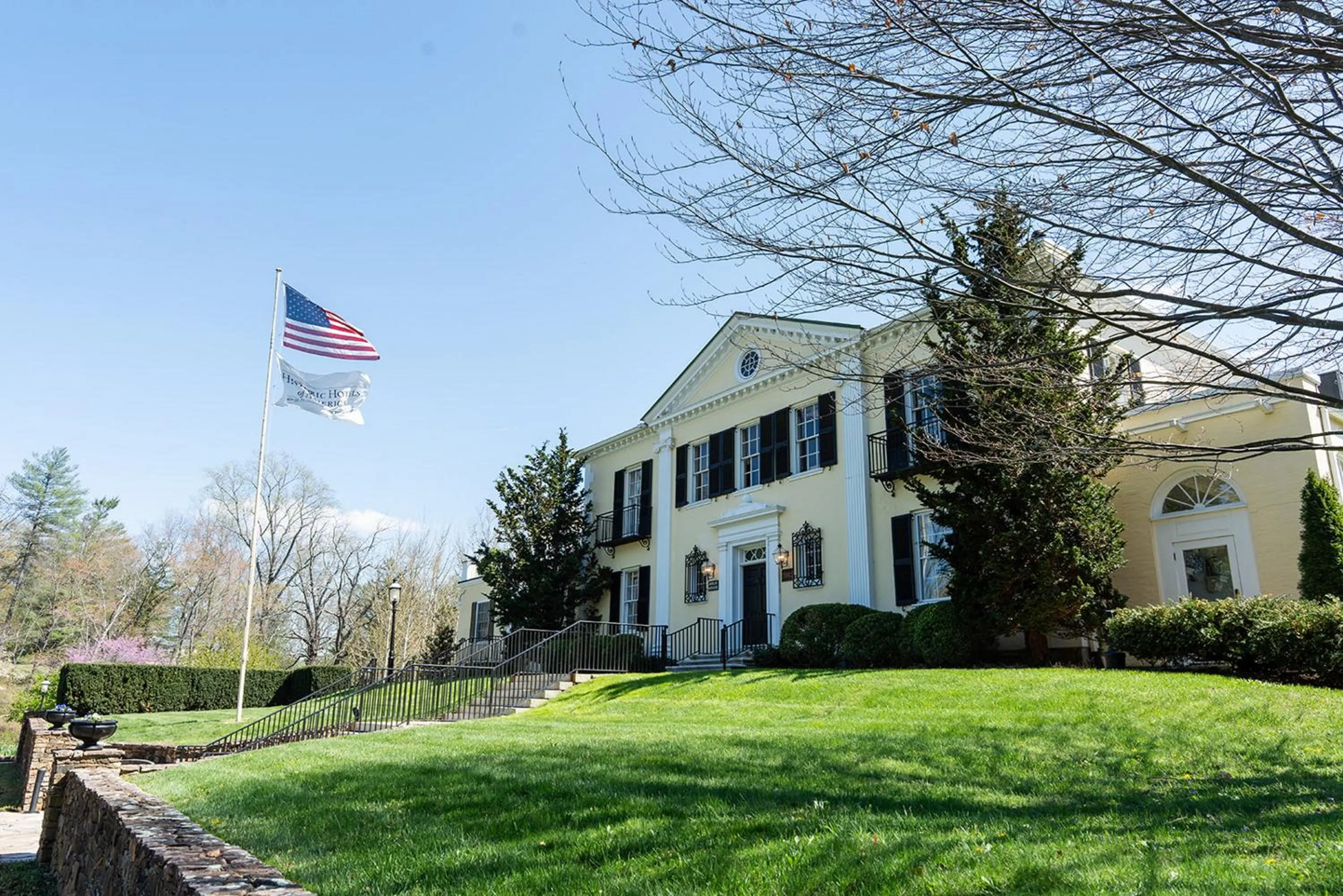 Property building in Airlie