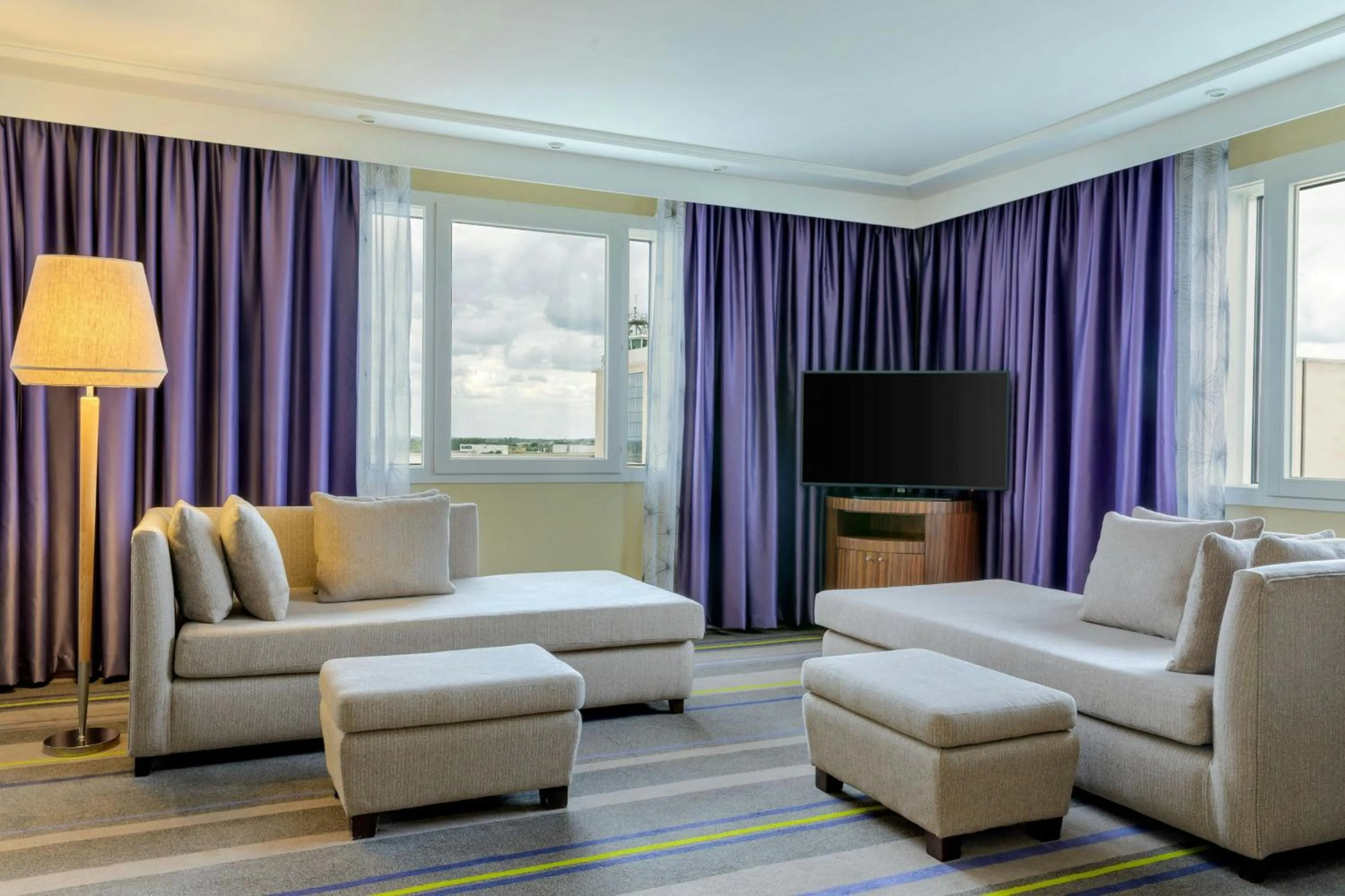 Living room in Sheraton Brussels Airport Hotel