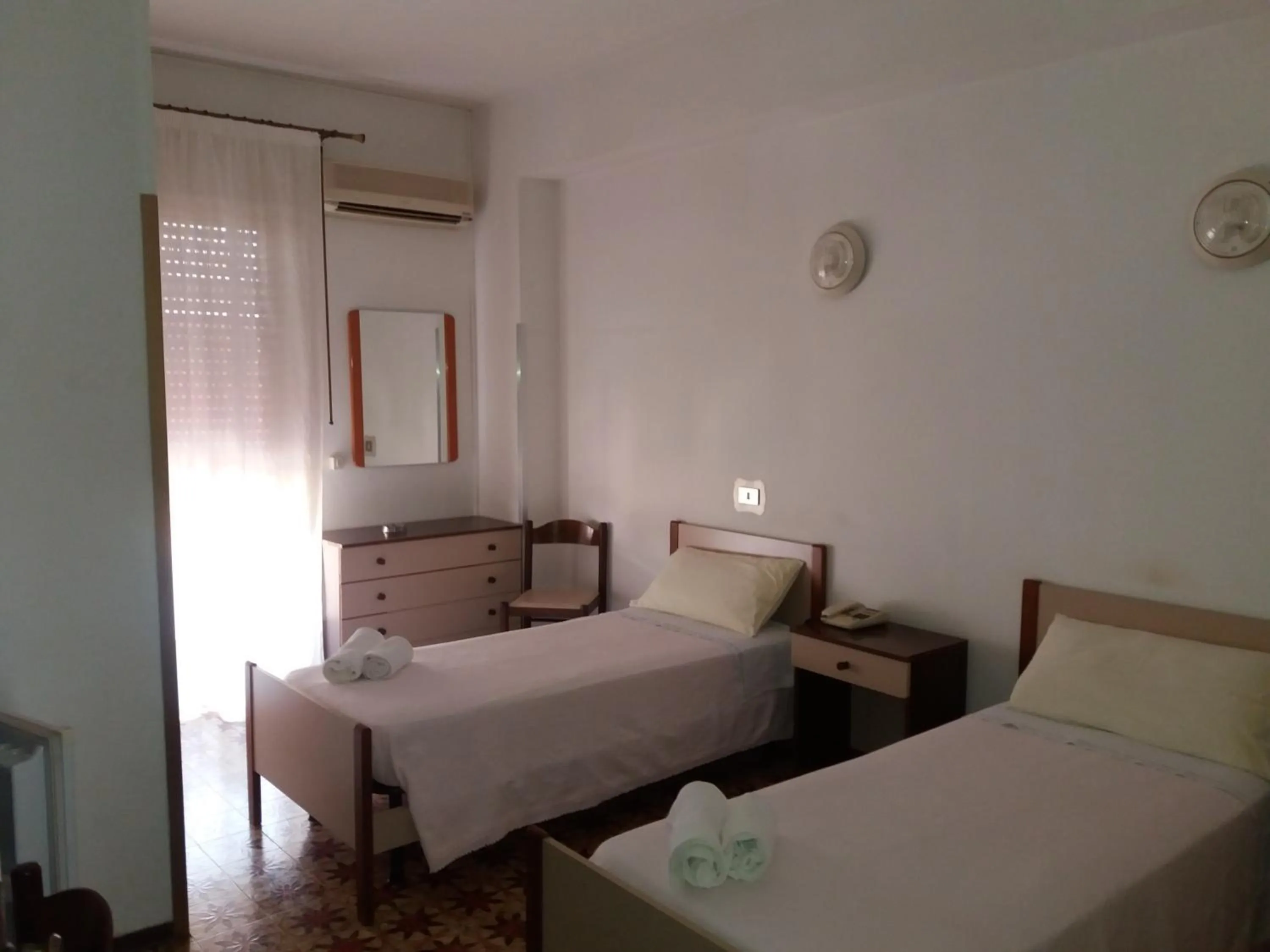 Bed in Albergo Europa