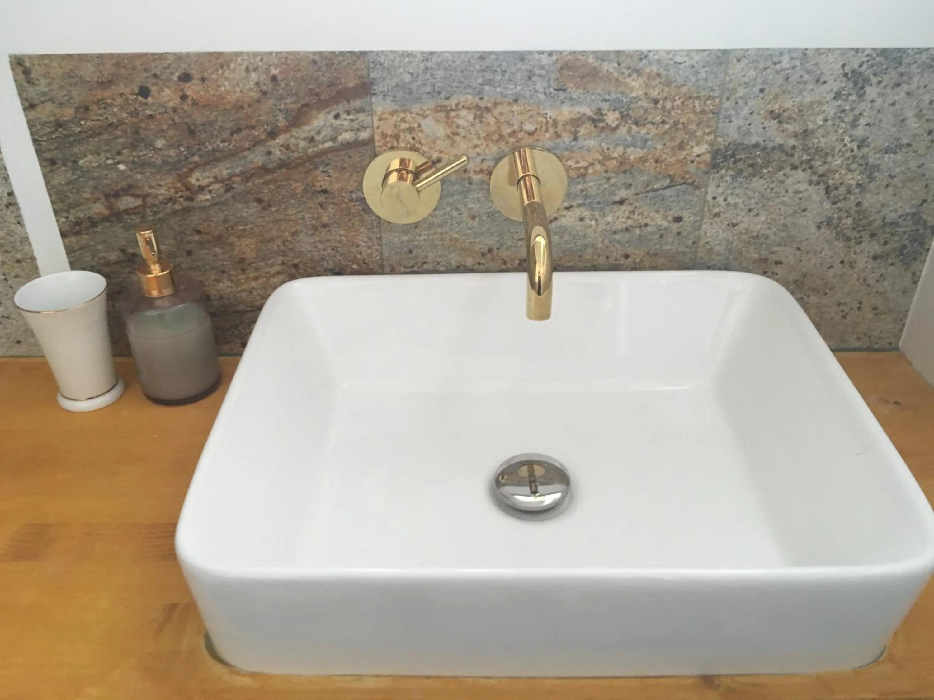 Bathroom in 4th Floor Bed and Breakfast