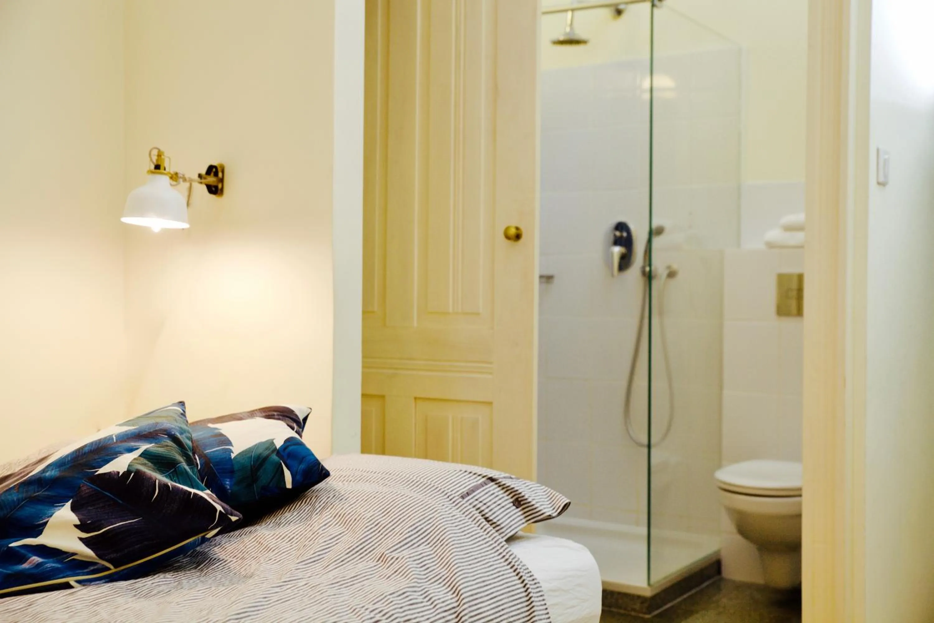 Bathroom, Bed in 4th Floor Bed and Breakfast