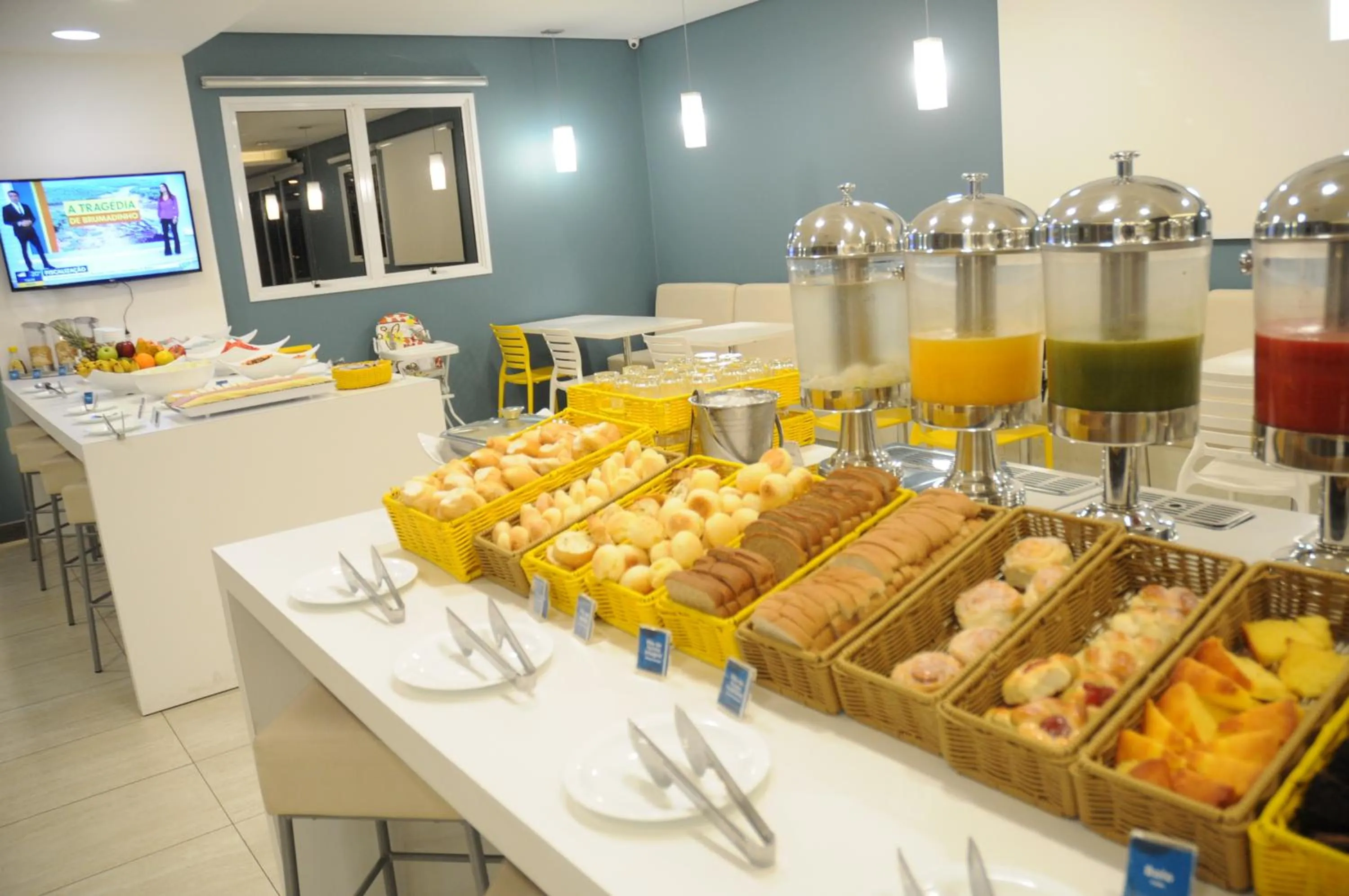 Breakfast in Golden Tower Aeroporto - Lizz - by Fênix Hotéis