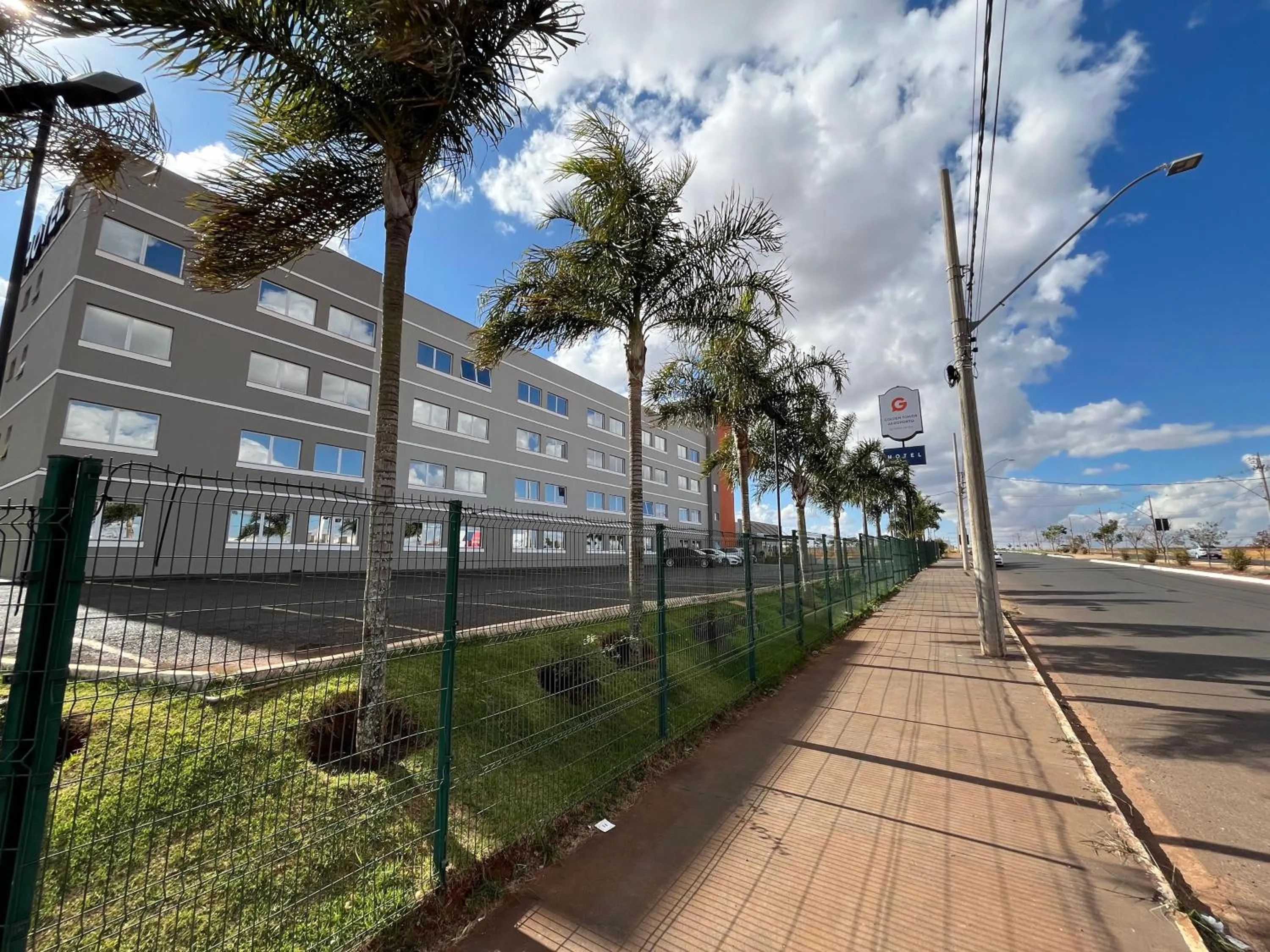 Golden Tower Aeroporto - Lizz - by Fênix Hotéis