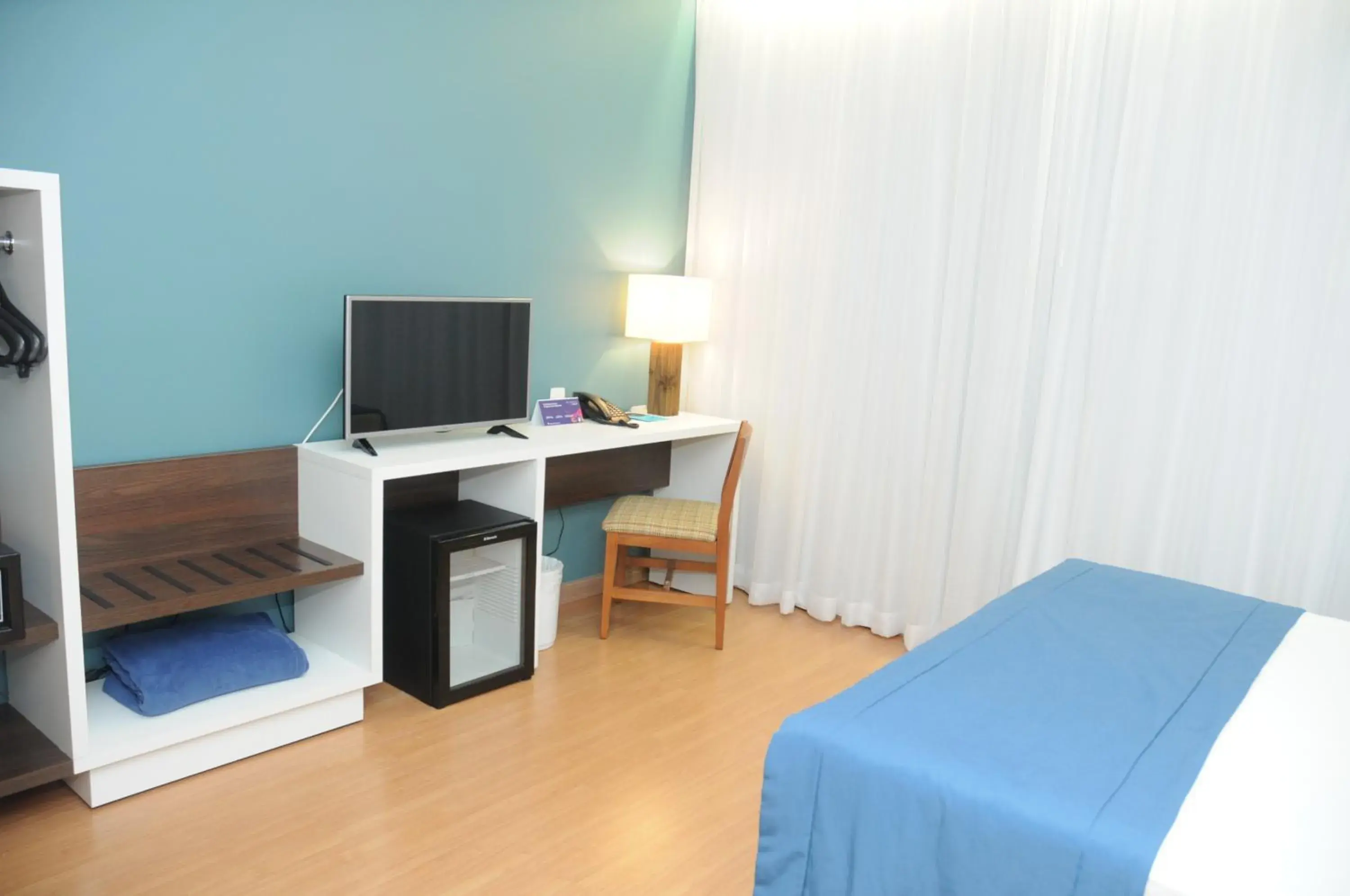 Queen Room - single occupancy - Disability Access in Golden Tower Aeroporto - Lizz - by Fênix Hotéis Queen Room - single occupancy - Disability Access in Golden Tower Aeroporto - Lizz - by Fênix Hotéis