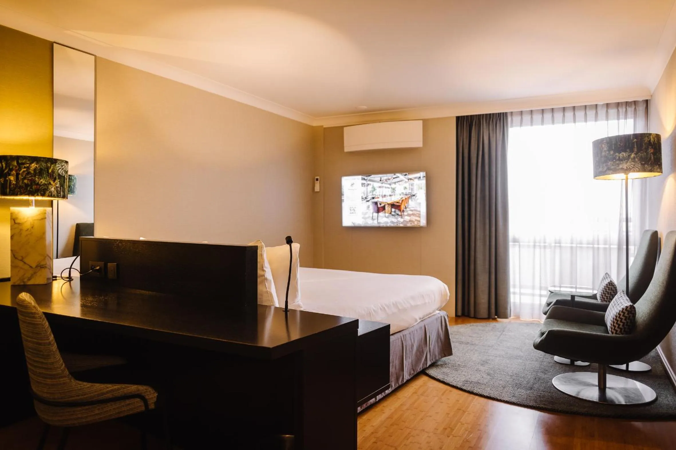 Bedroom, Bed in Holiday Inn Hotel Brussels Airport by IHG