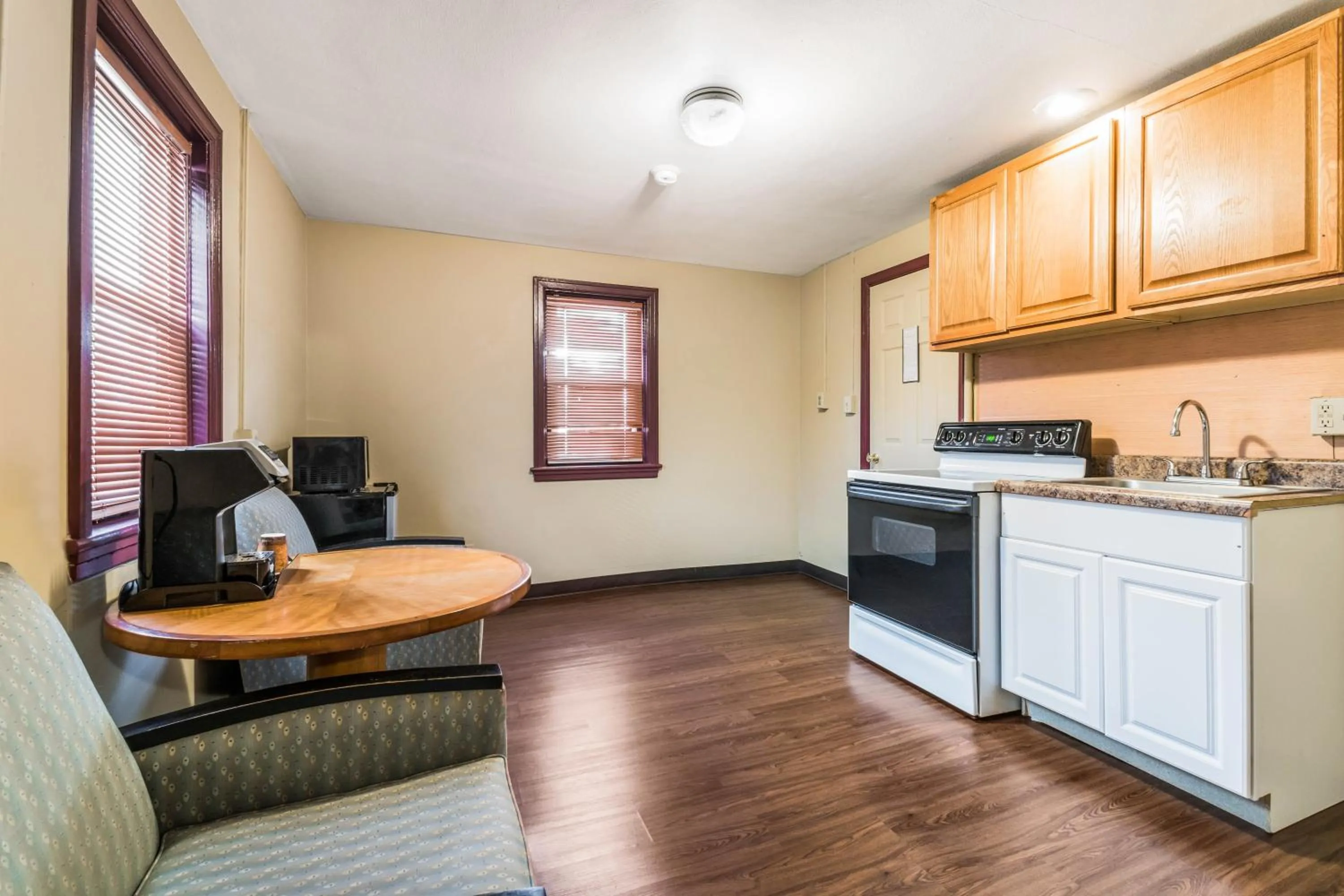 Cottage Inn - Grantville