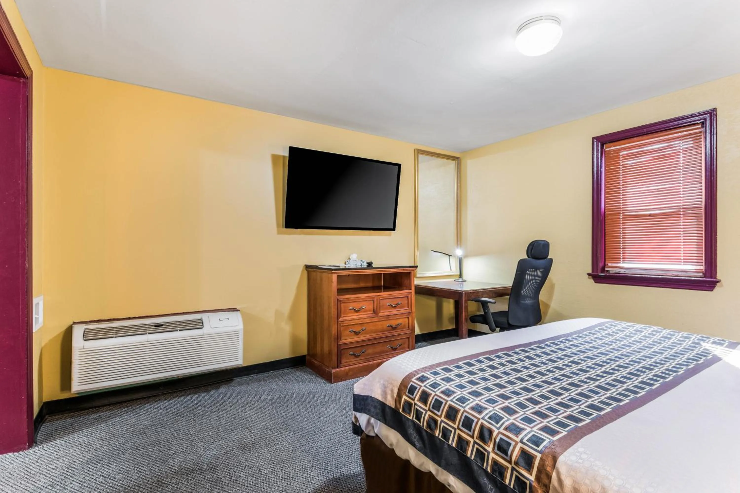 Bed in Cottage Inn - Grantville