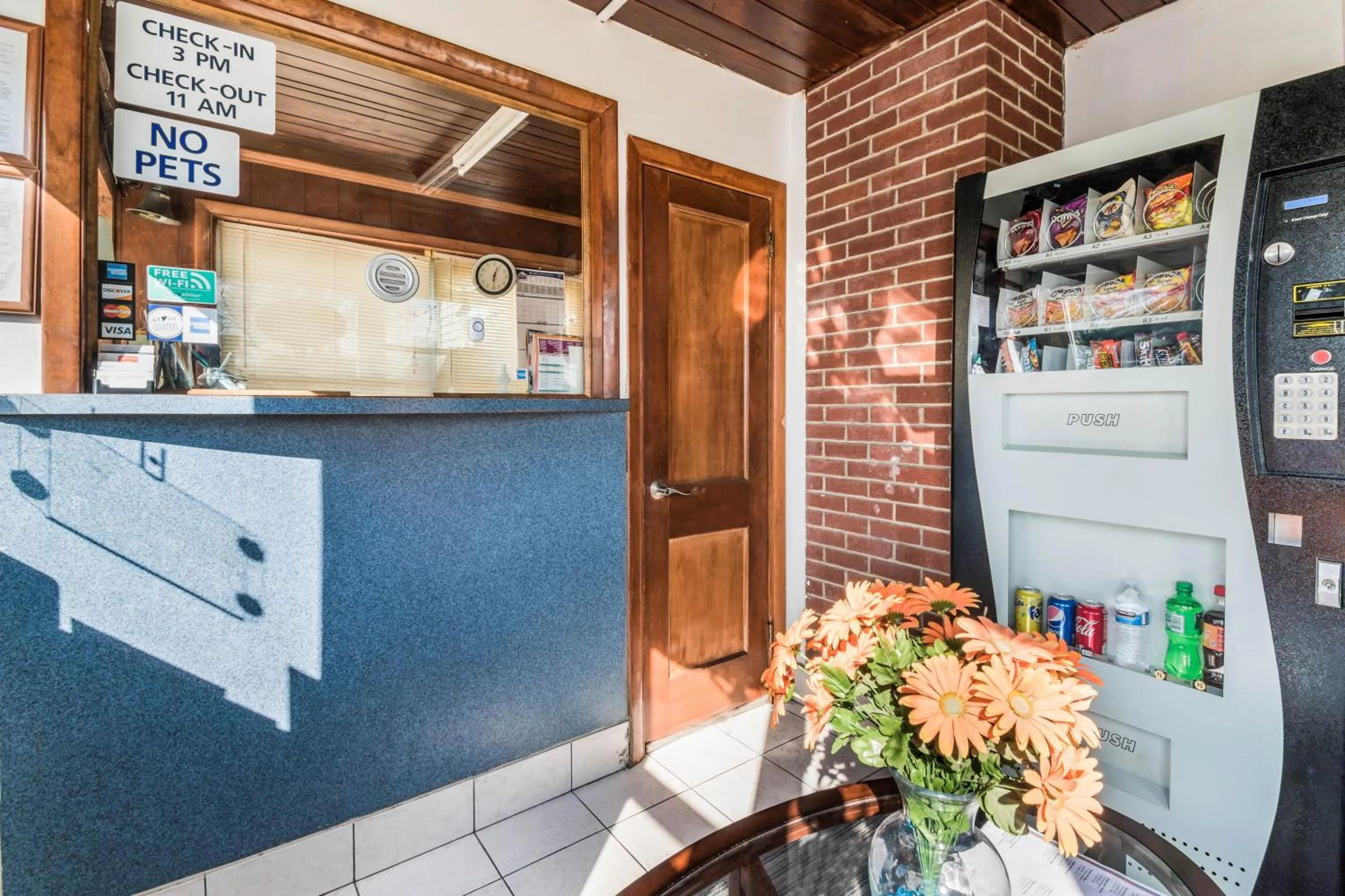 Lobby or reception in Cottage Inn - Grantville