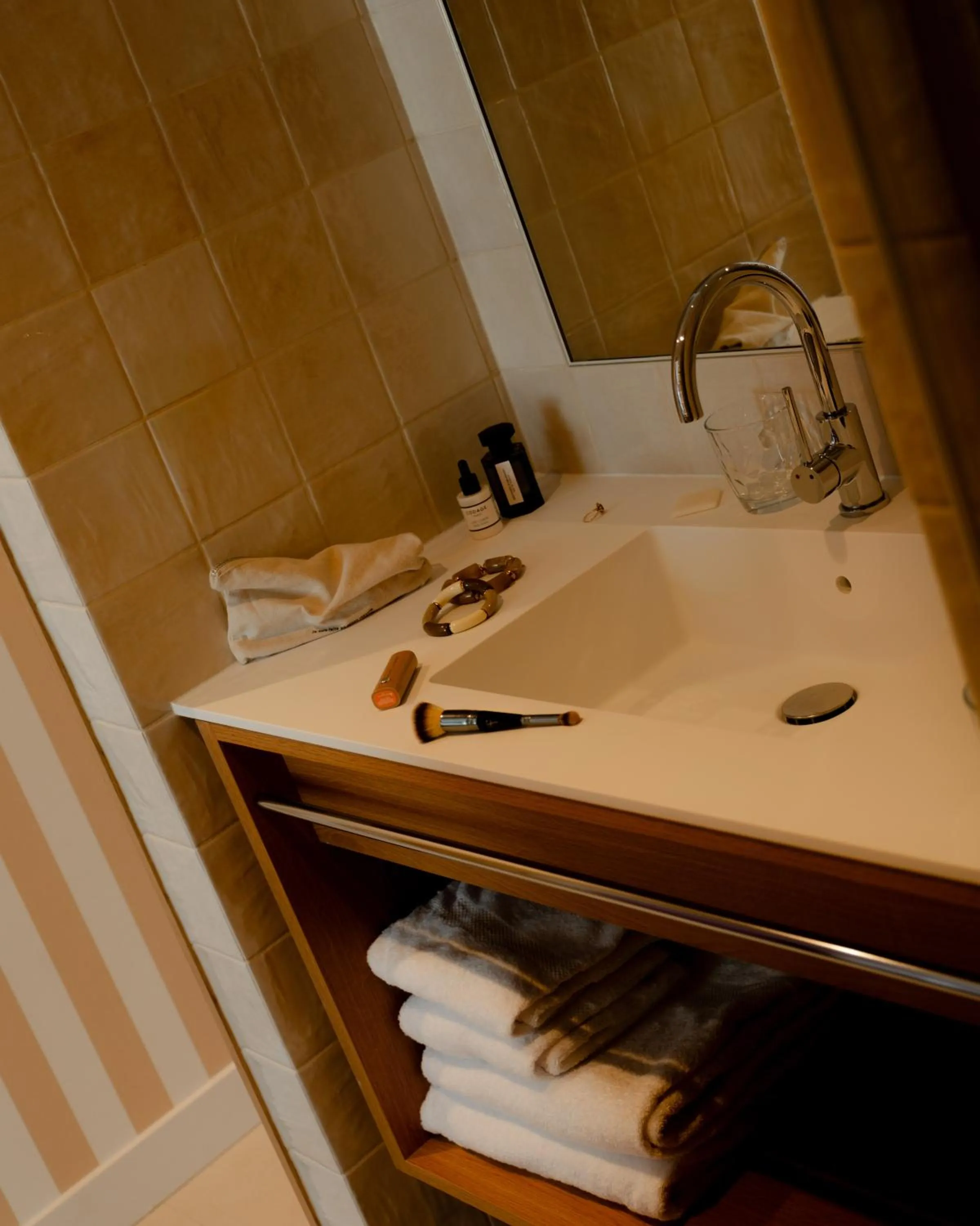 Bathroom in 9Hotel Chelton