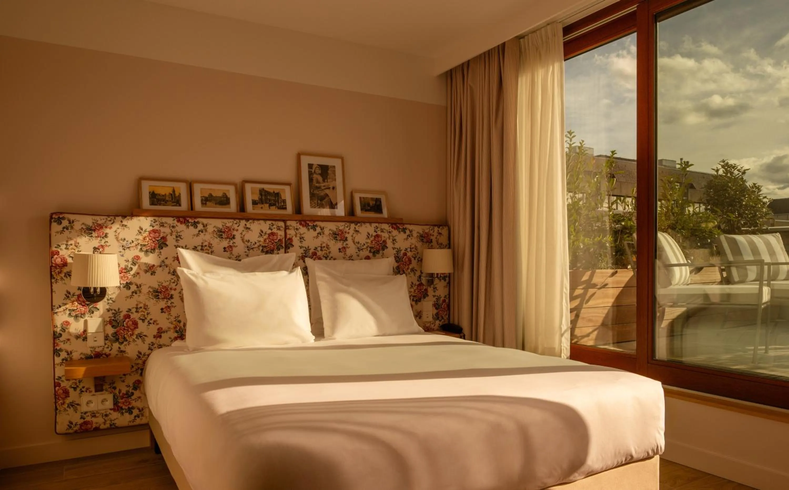 Bed in 9Hotel Chelton