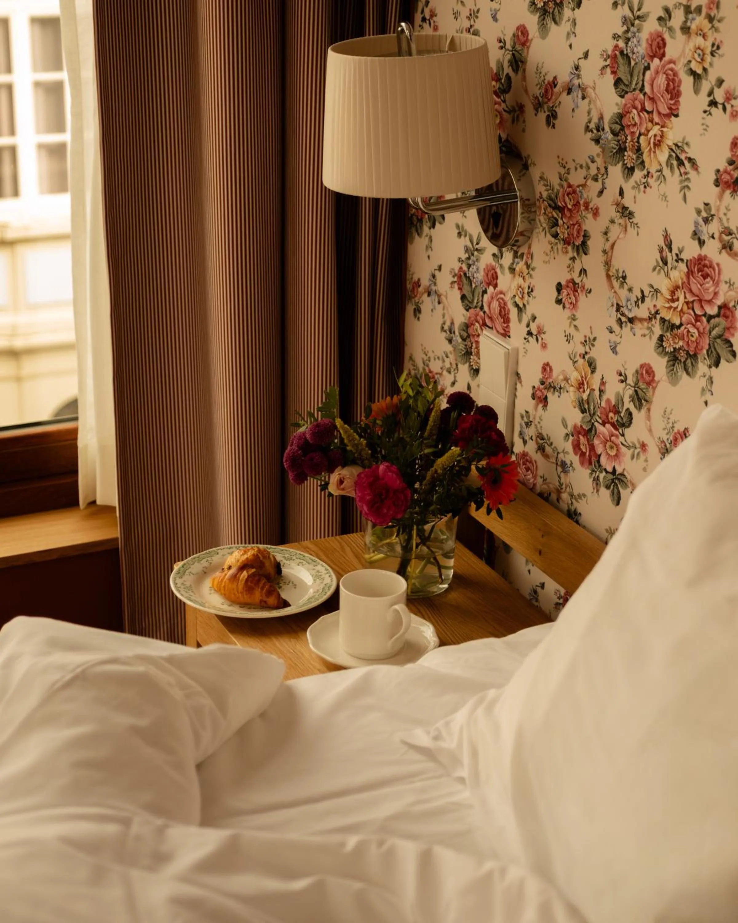 Bedroom, Bed in 9Hotel Chelton