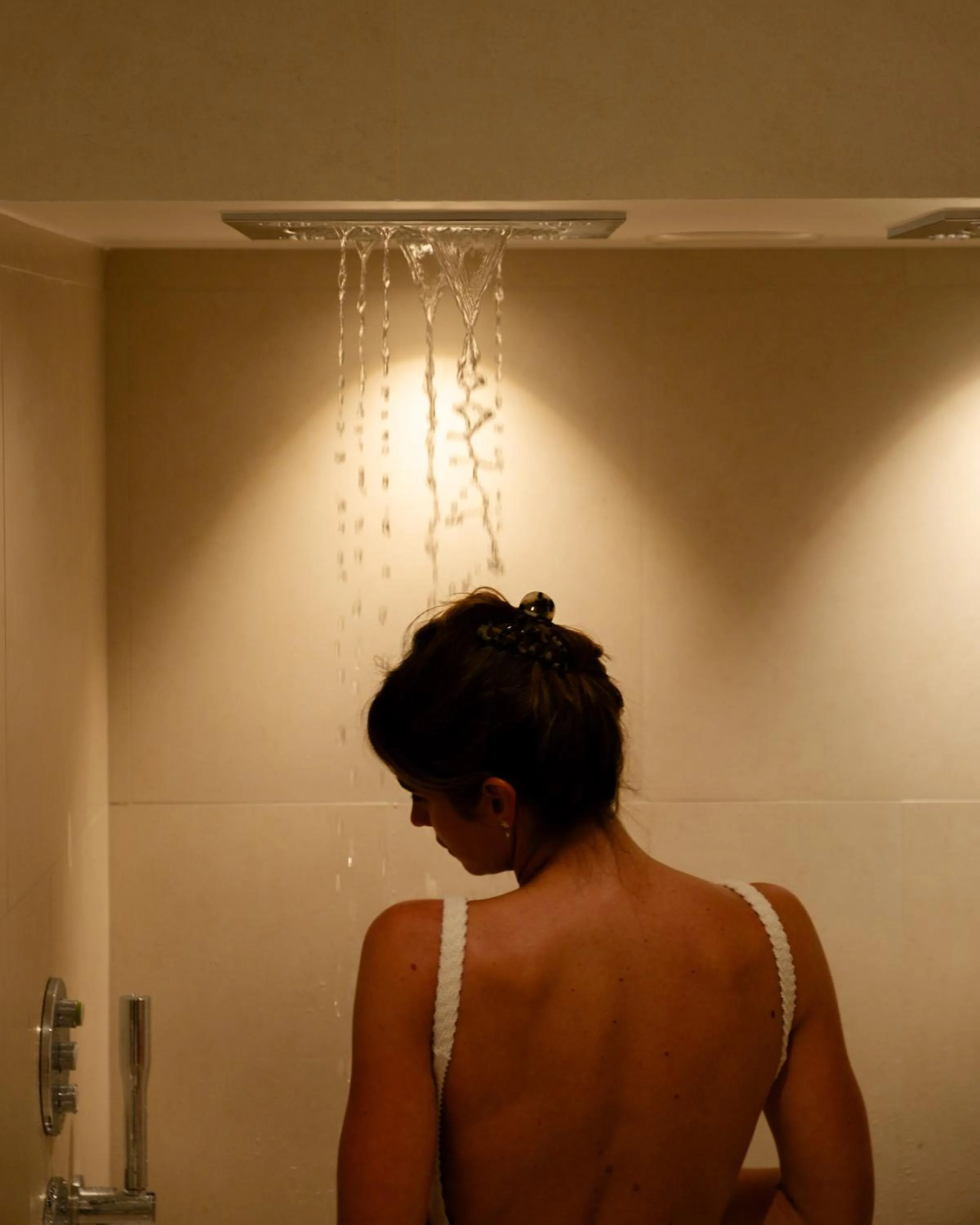 Shower in 9Hotel Chelton