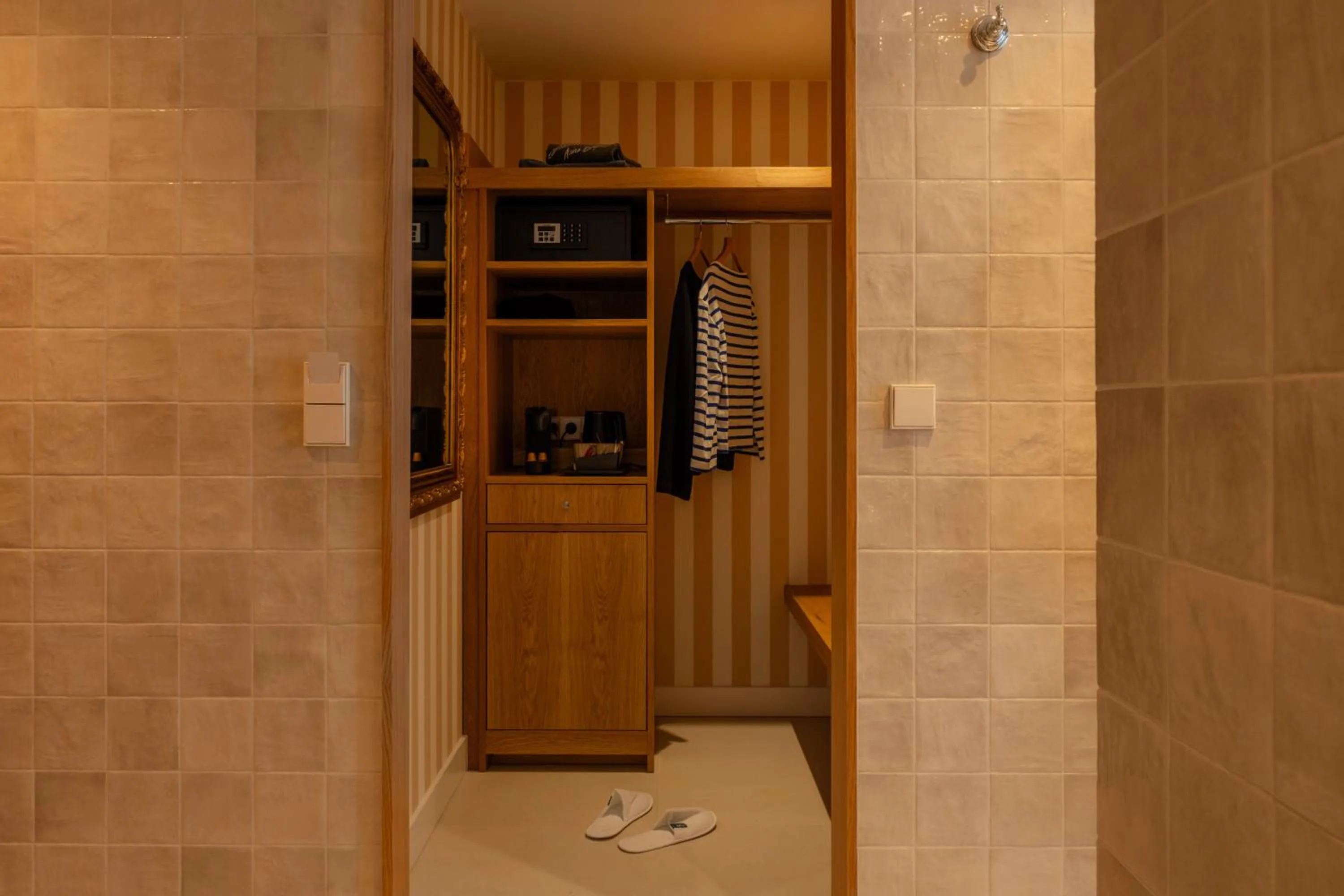 wardrobe in 9Hotel Chelton