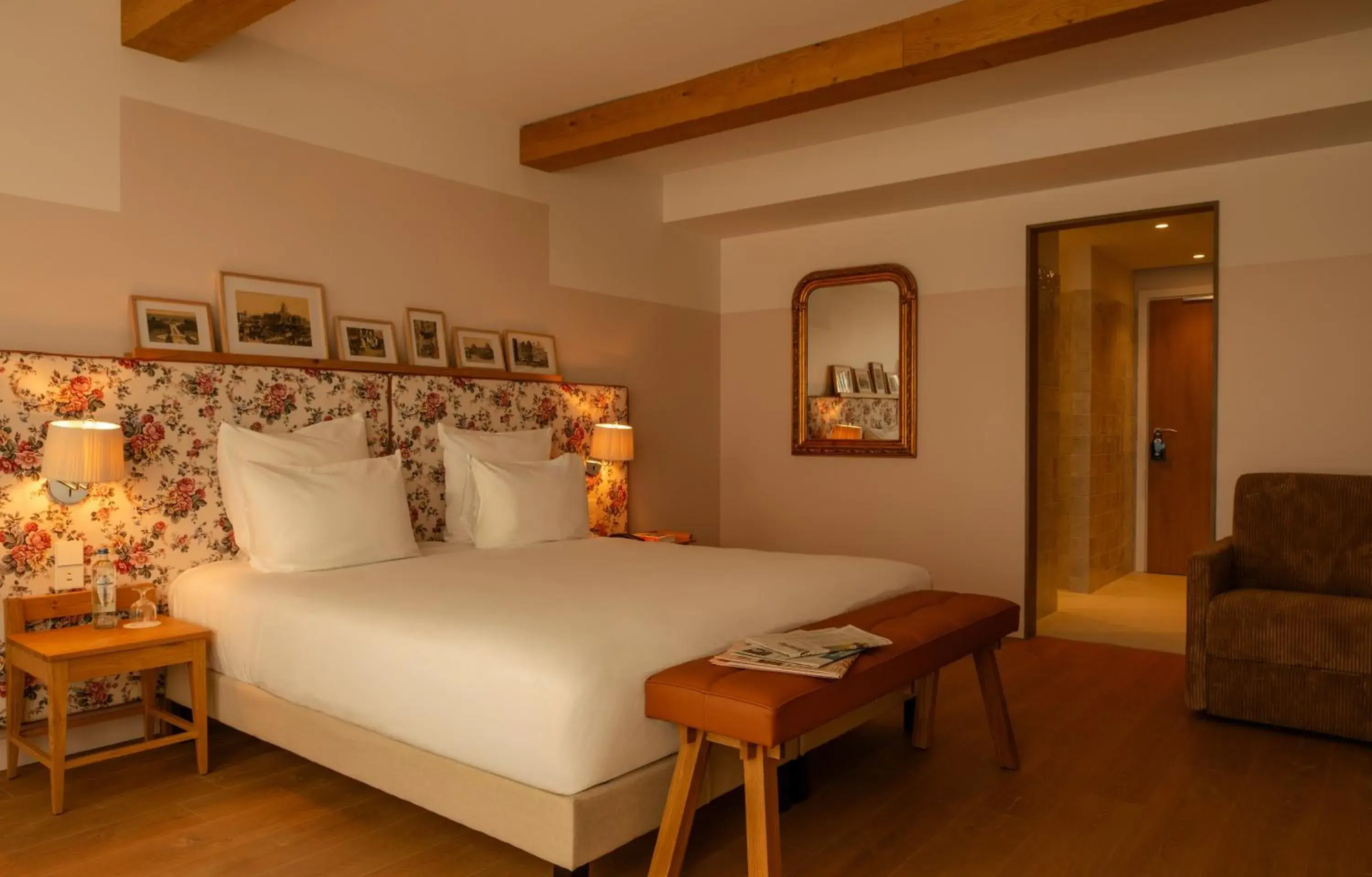 King Room in 9Hotel Chelton King Room in 9Hotel Chelton