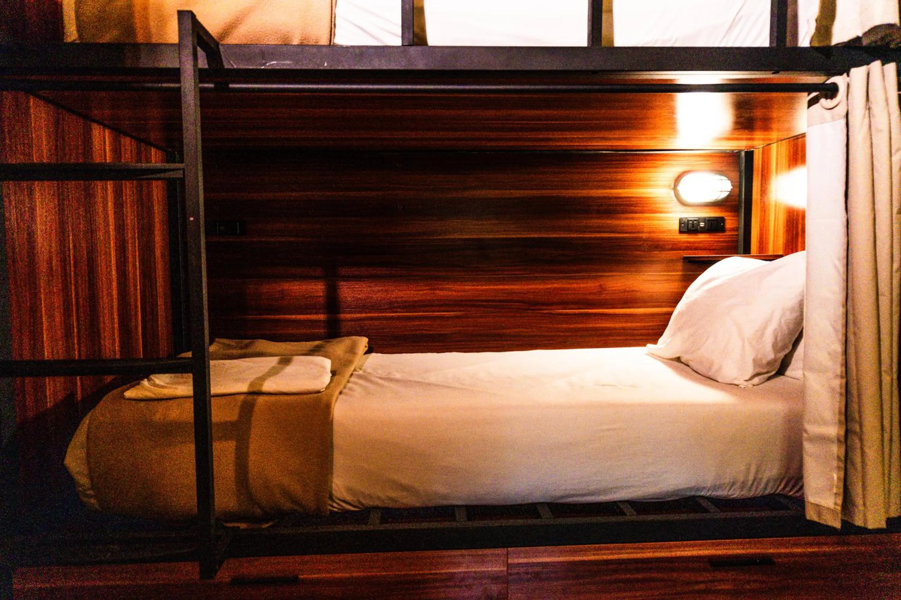 Bed in 4-Bed Mixed Dormitory Room in Selina Red Frog