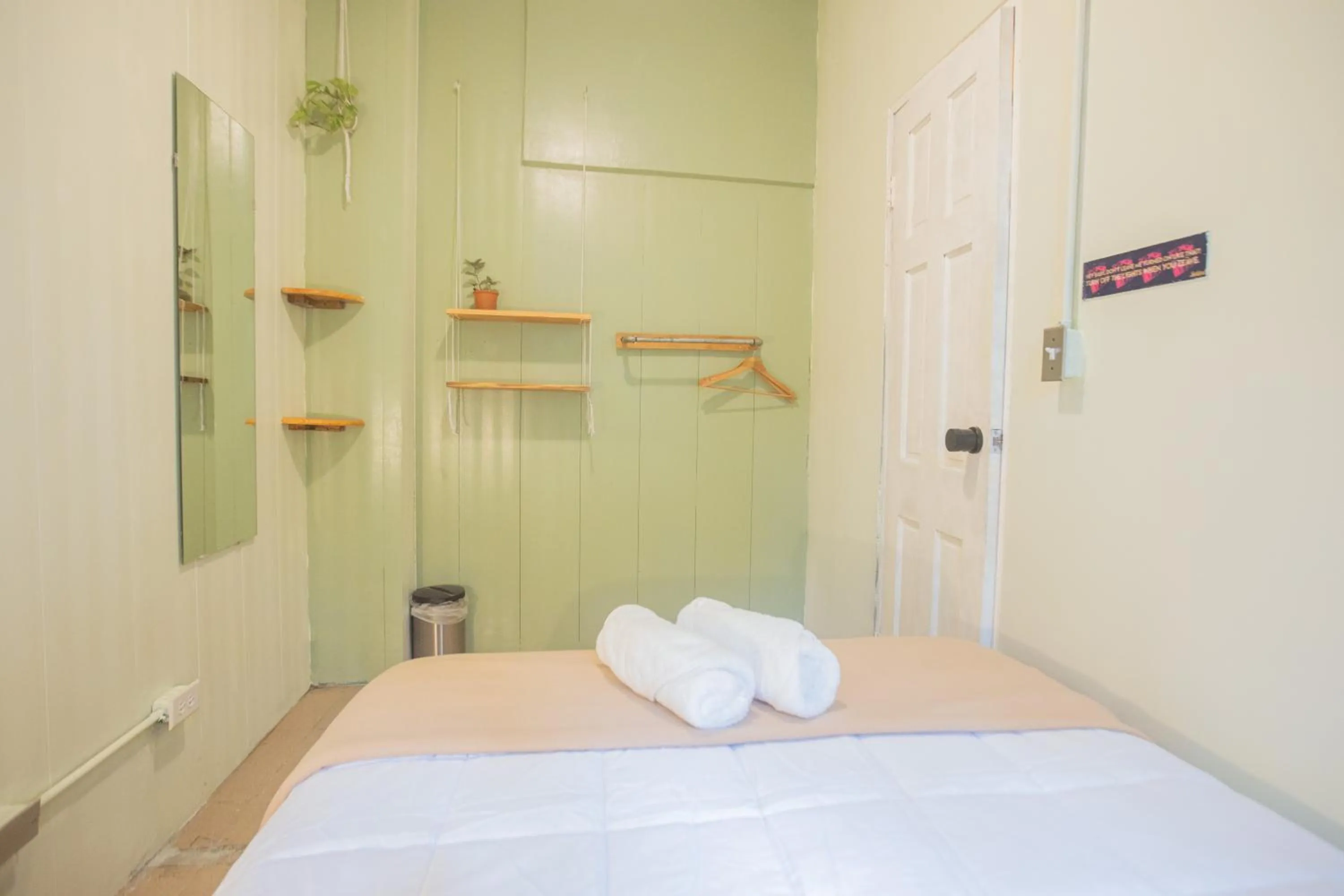 Bed in Selina Red Frog