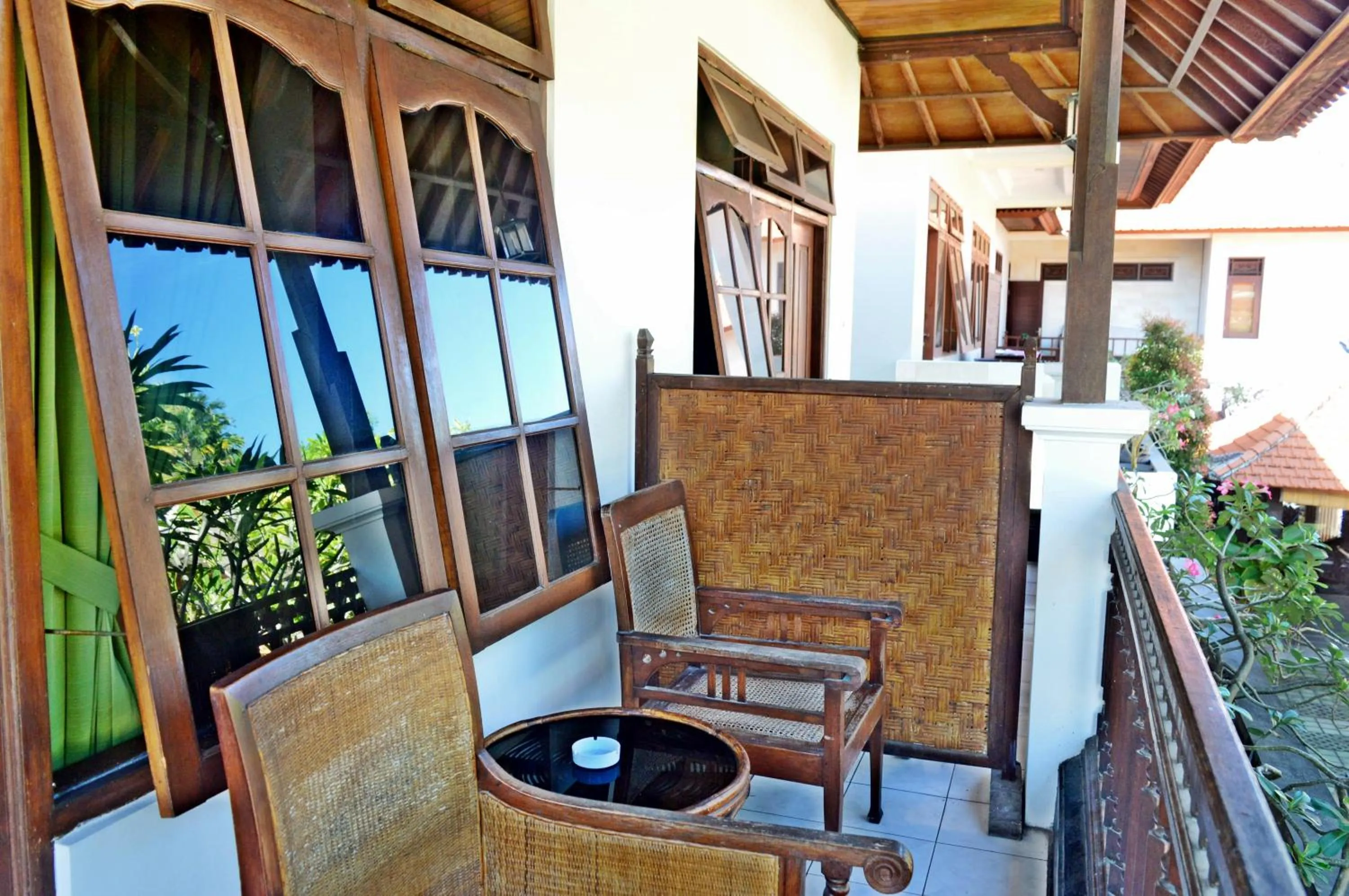 Patio in Yulia 2 Homestay Sanur