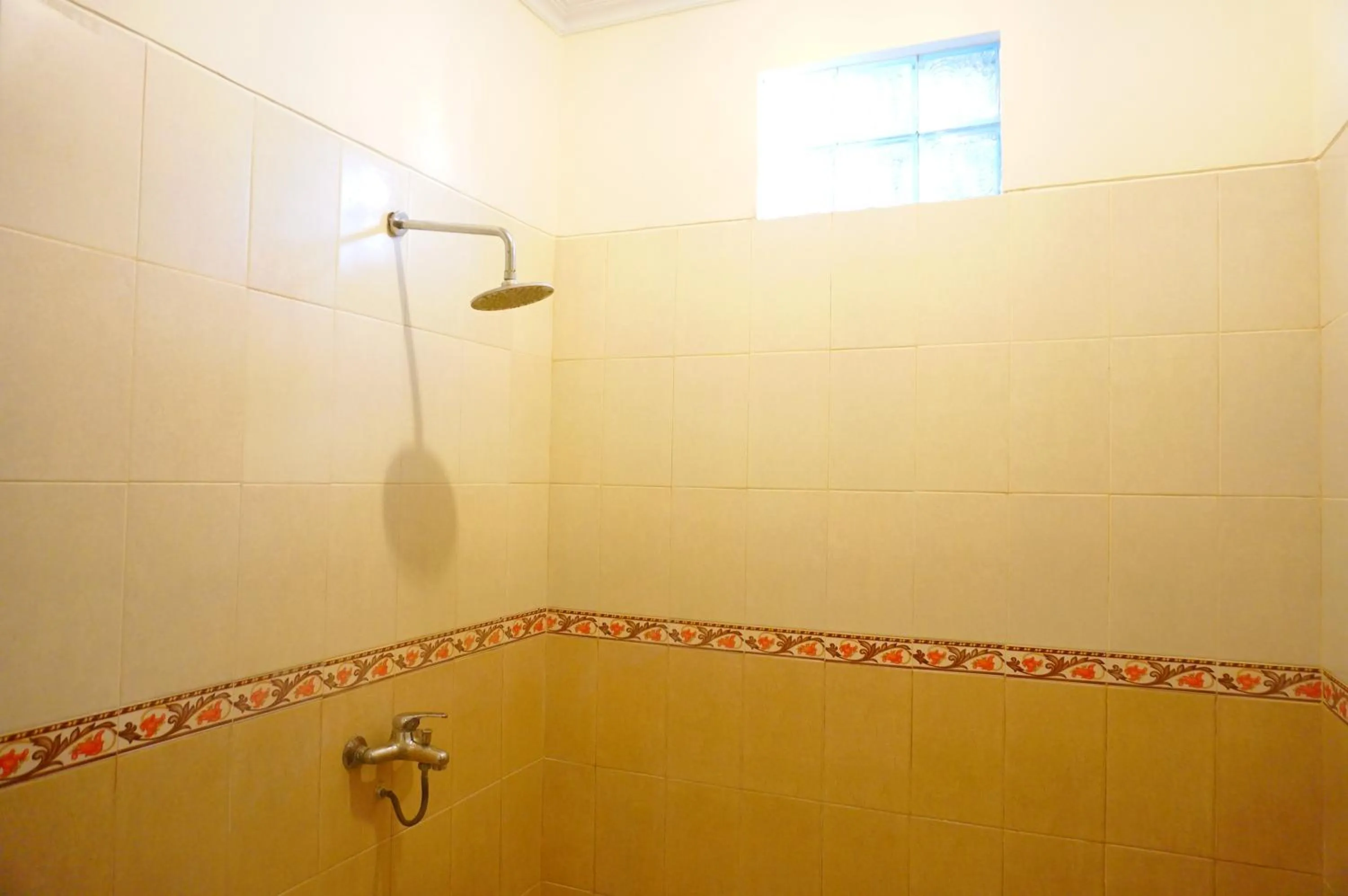 Bathroom in Yulia 2 Homestay Sanur