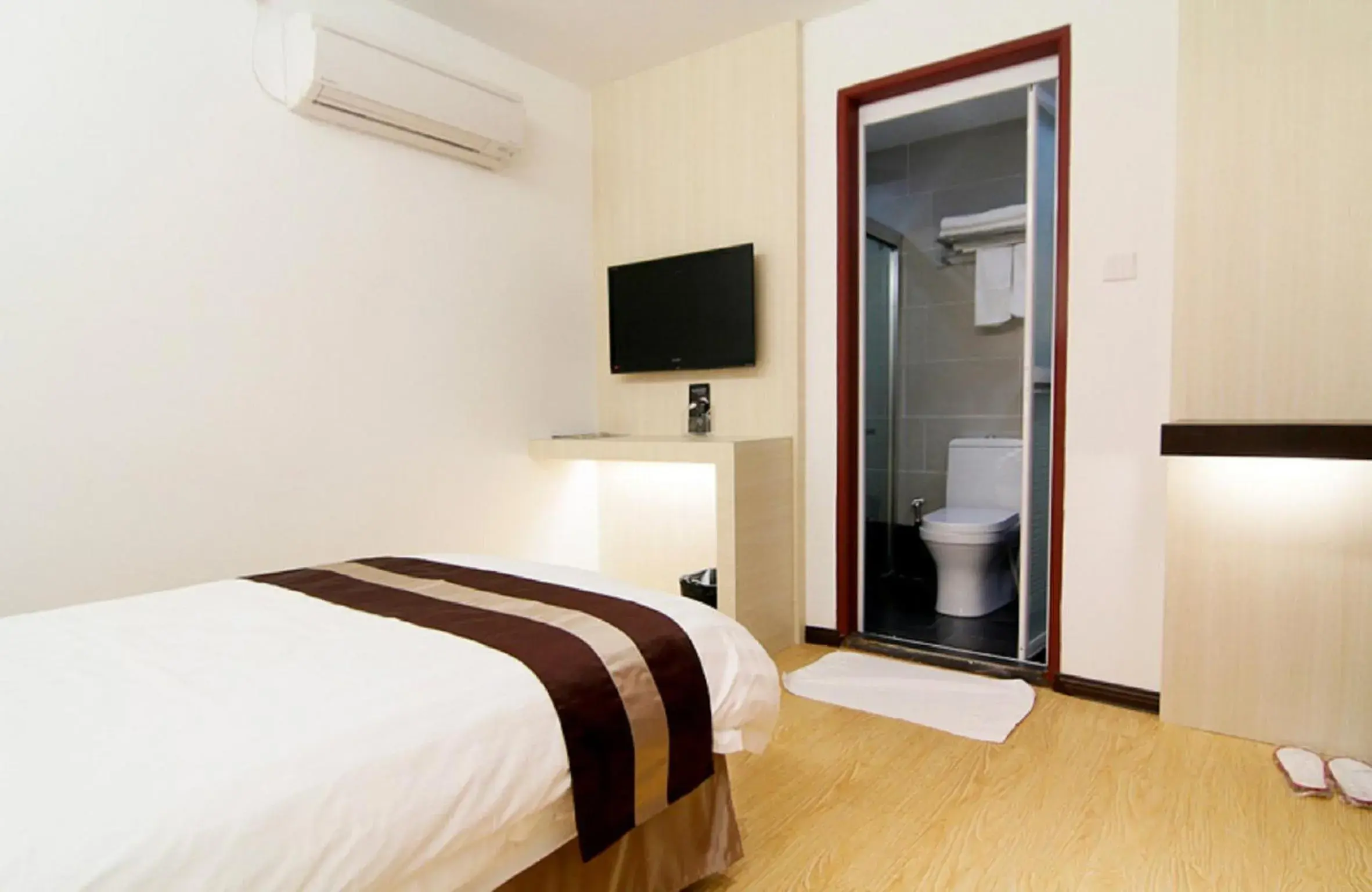 Standard Single Room - single occupancy in Kingsley Hotel Standard Single Room - single occupancy in Kingsley Hotel