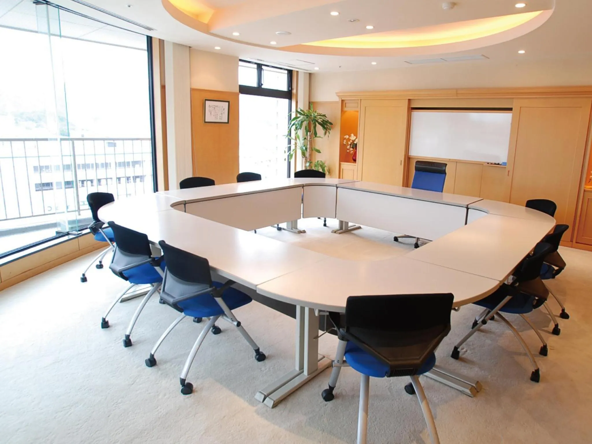 Business facilities in Hotel Arstainn