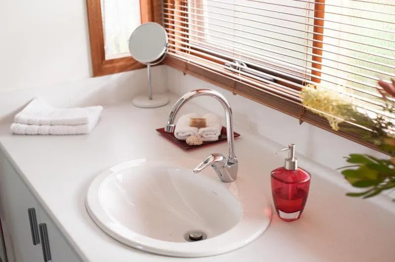 Bathroom in TorquayToongahra BnB