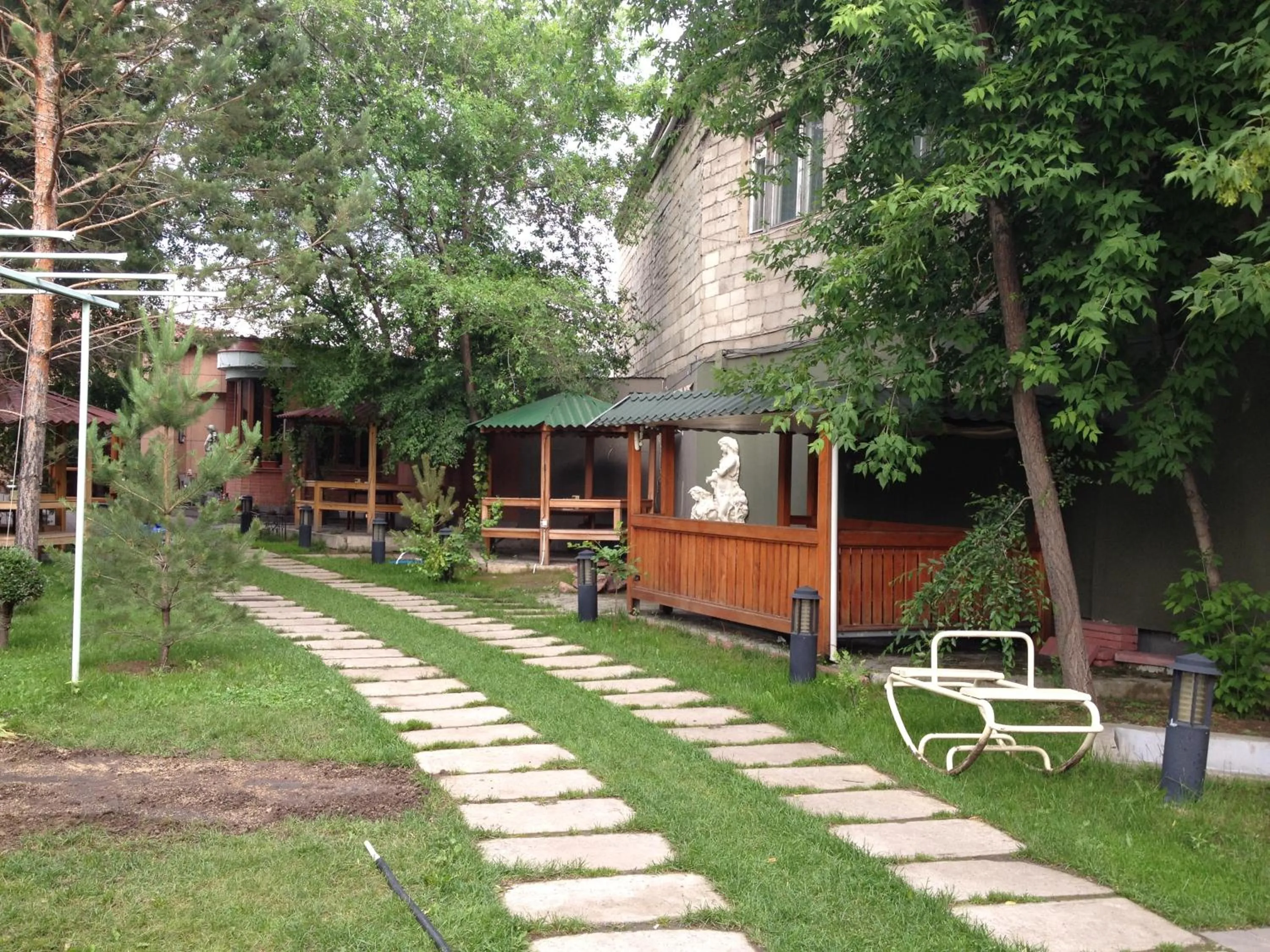 Restaurant/places to eat in Dvin Hotel