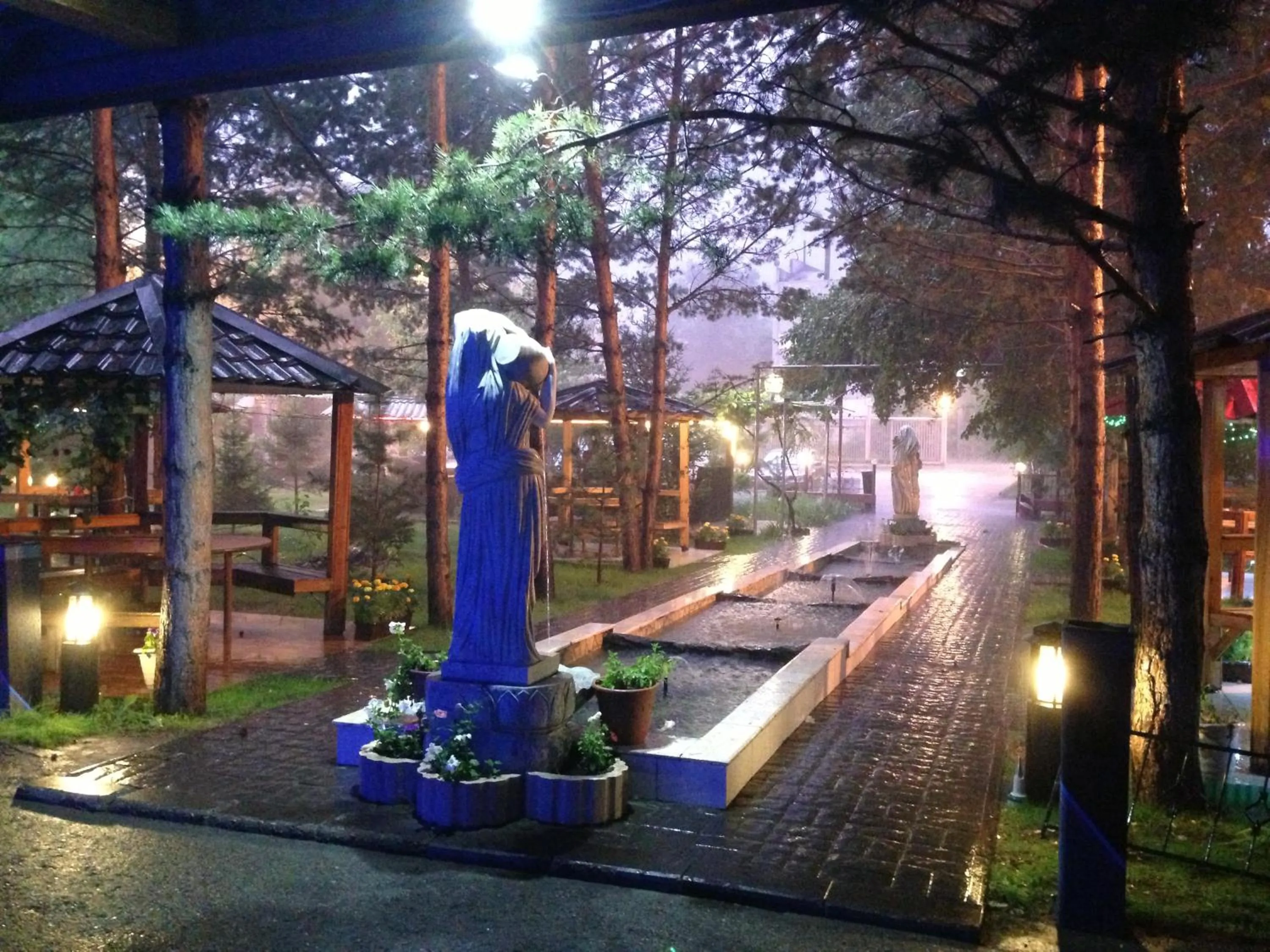 Restaurant/places to eat in Dvin Hotel